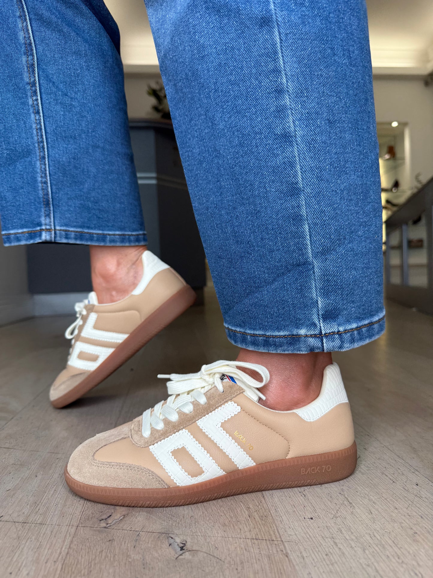 Back 70 - Cloud Camel Leather/ Suede Trainer