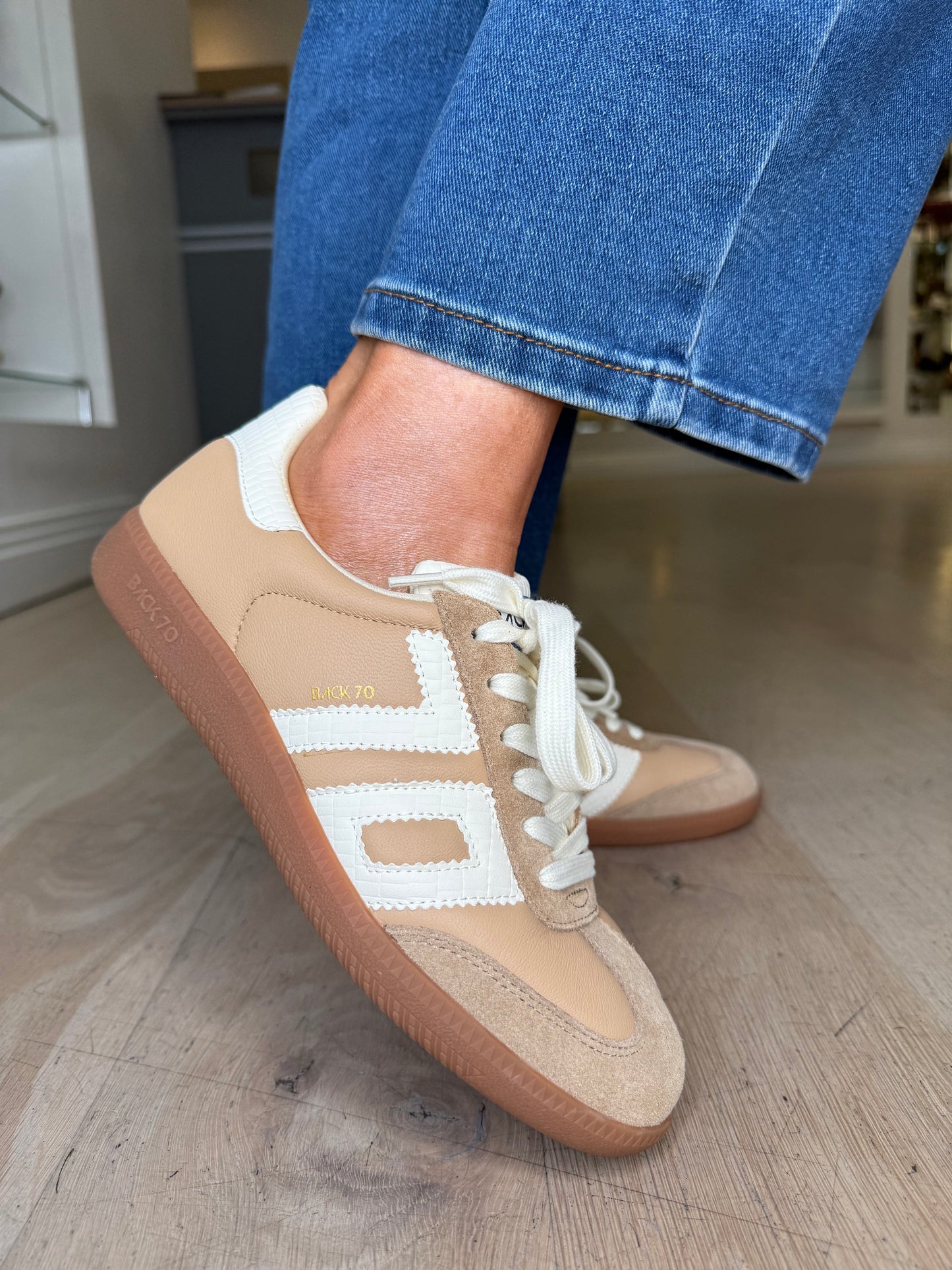 Back 70 - Cloud Camel Leather/ Suede Trainer