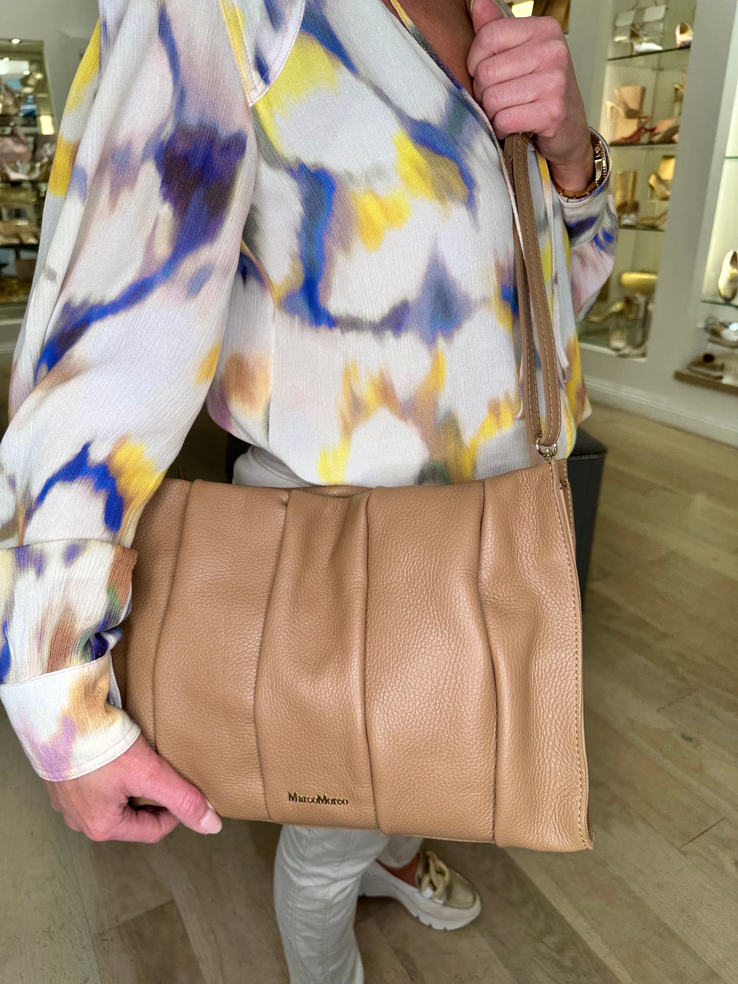 Marco Moreo - Rich Camel Large Leather Pleated Bag