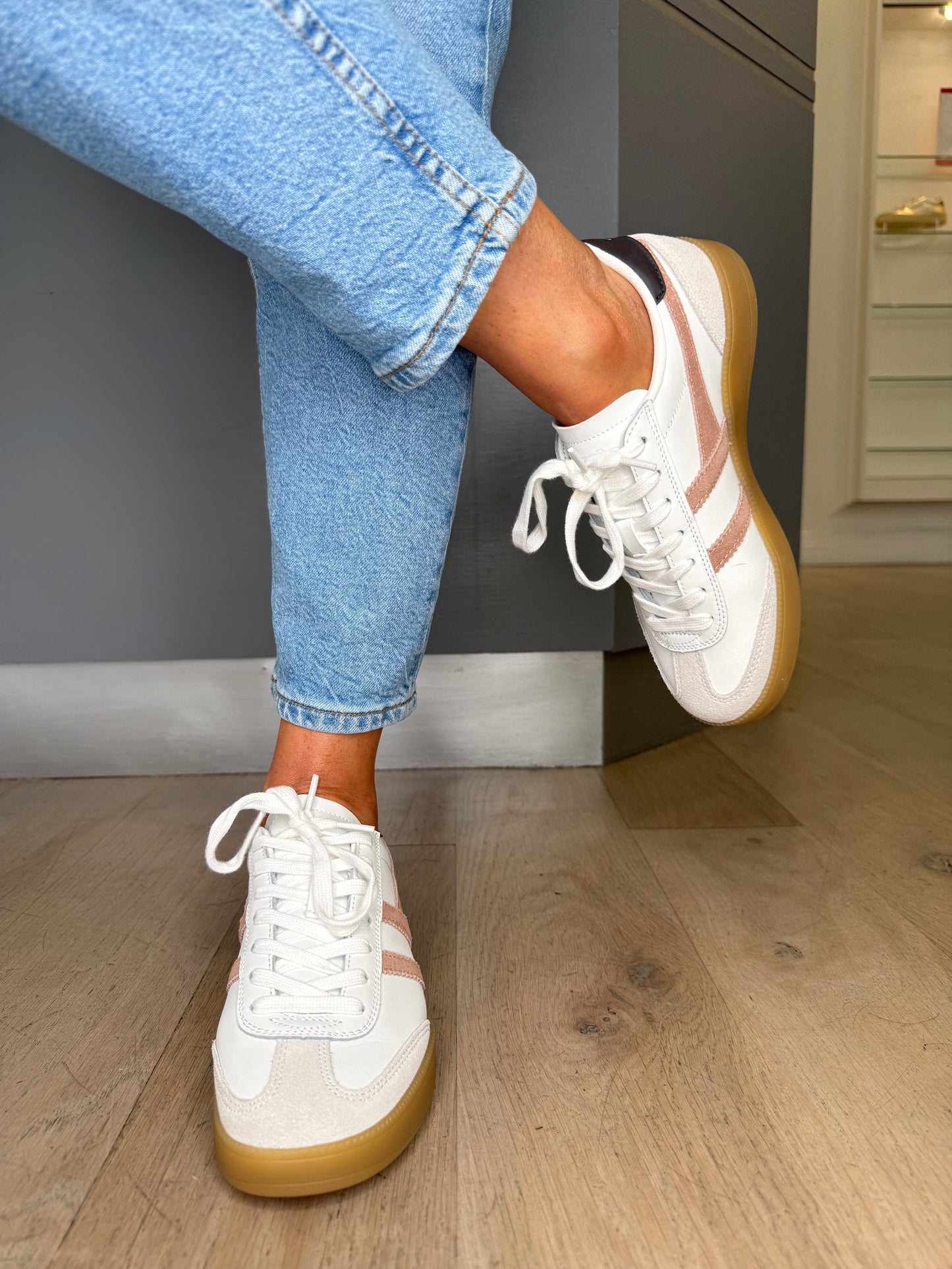 Gola = Viper White Leather Gum Sole Trainers With Dark Brown Trim
