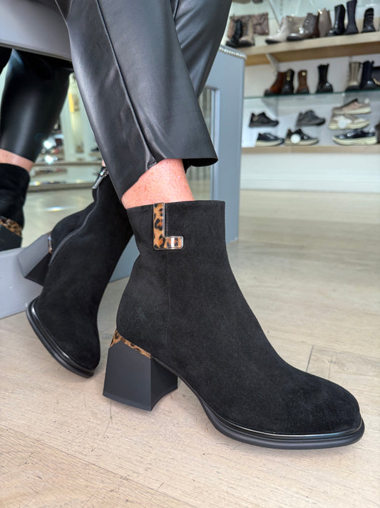 Loretta Vitale - Black Suede Block Heel Boot With Leopard Print L Trim