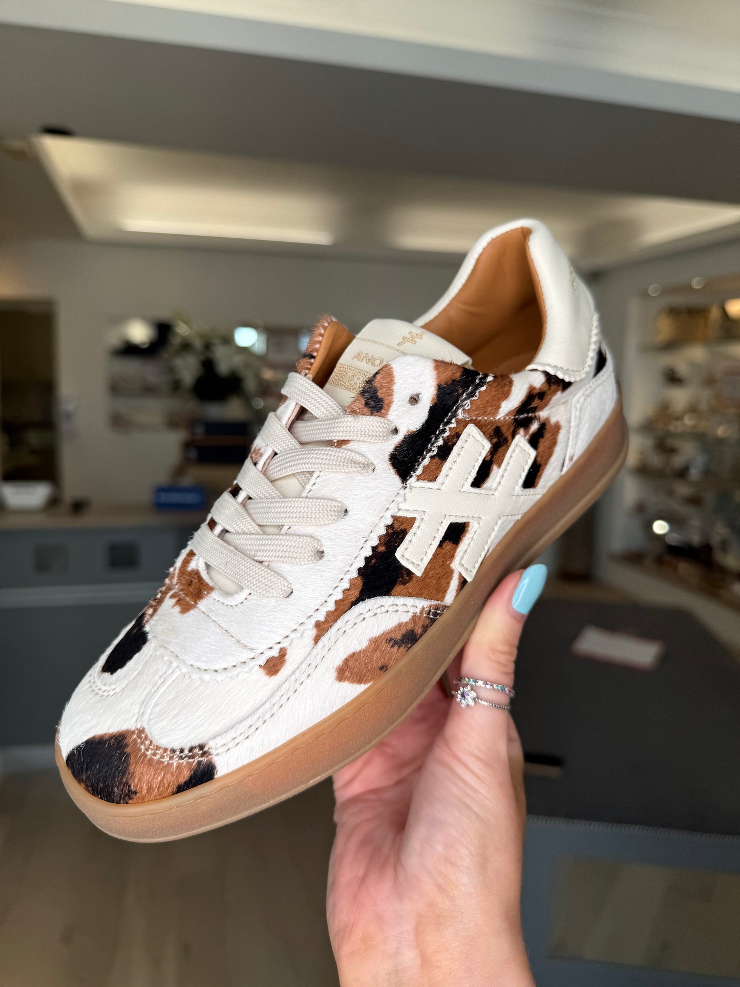 Another Trend - Rich Cream / Cowhide Print Trainer