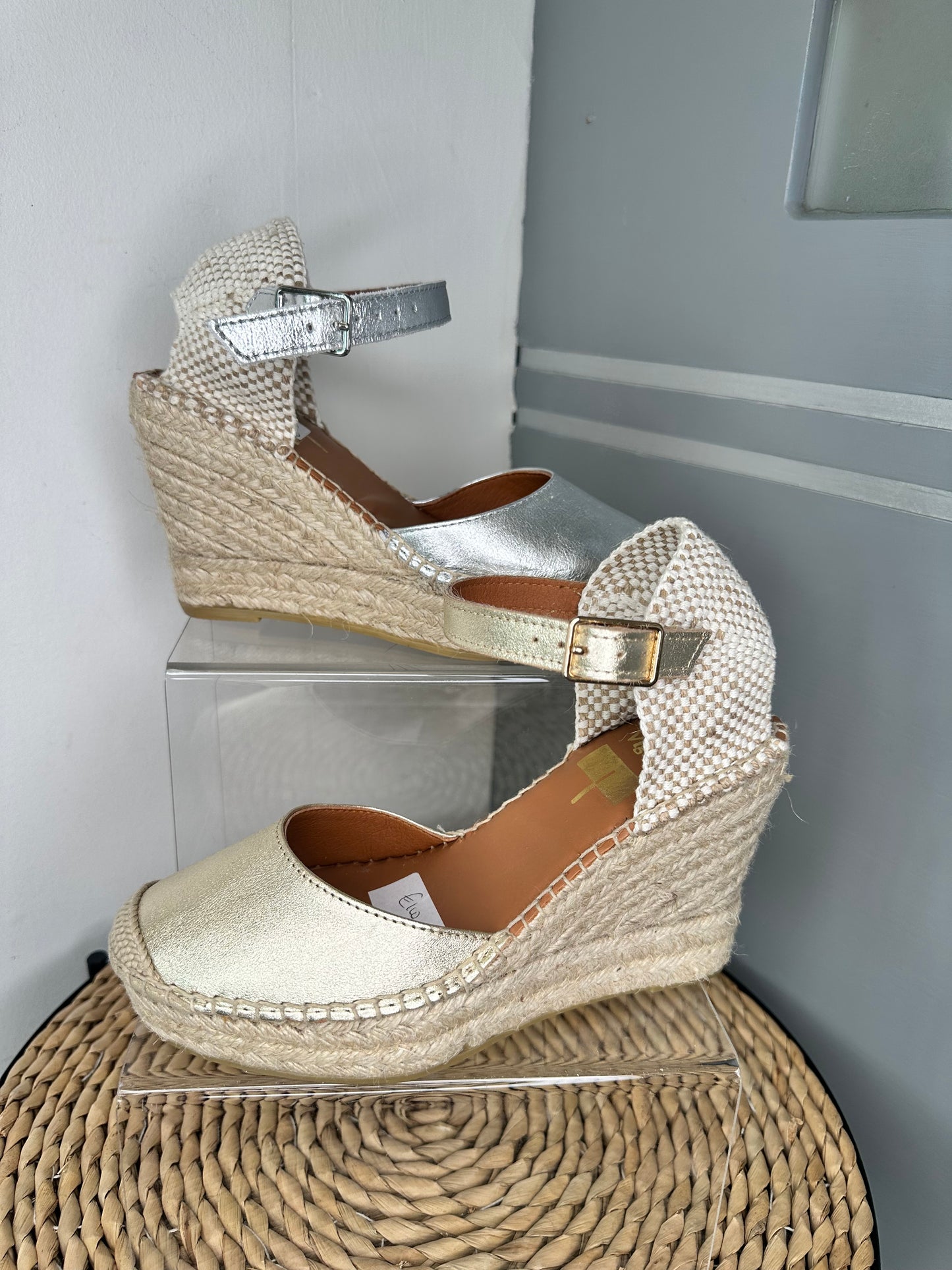 Viguera - Metallic Gold Closed Toe Espadrille Wedge