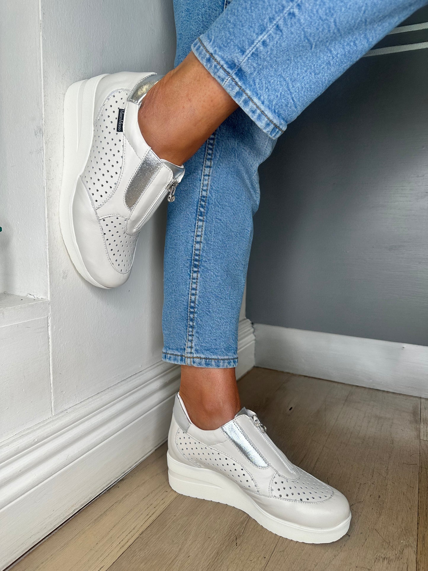 Marco Moreo - White Leather Mover With Silver Trim