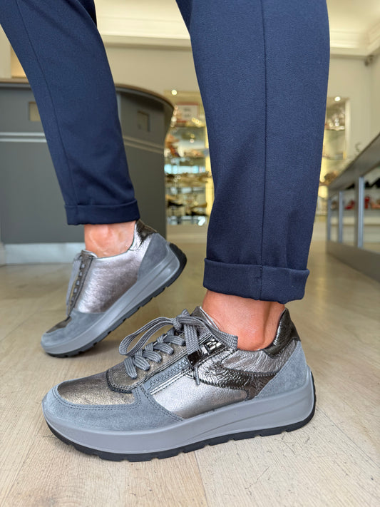 Ara -Grey Suede/Metallic Lace Up Trainer With Side Zip