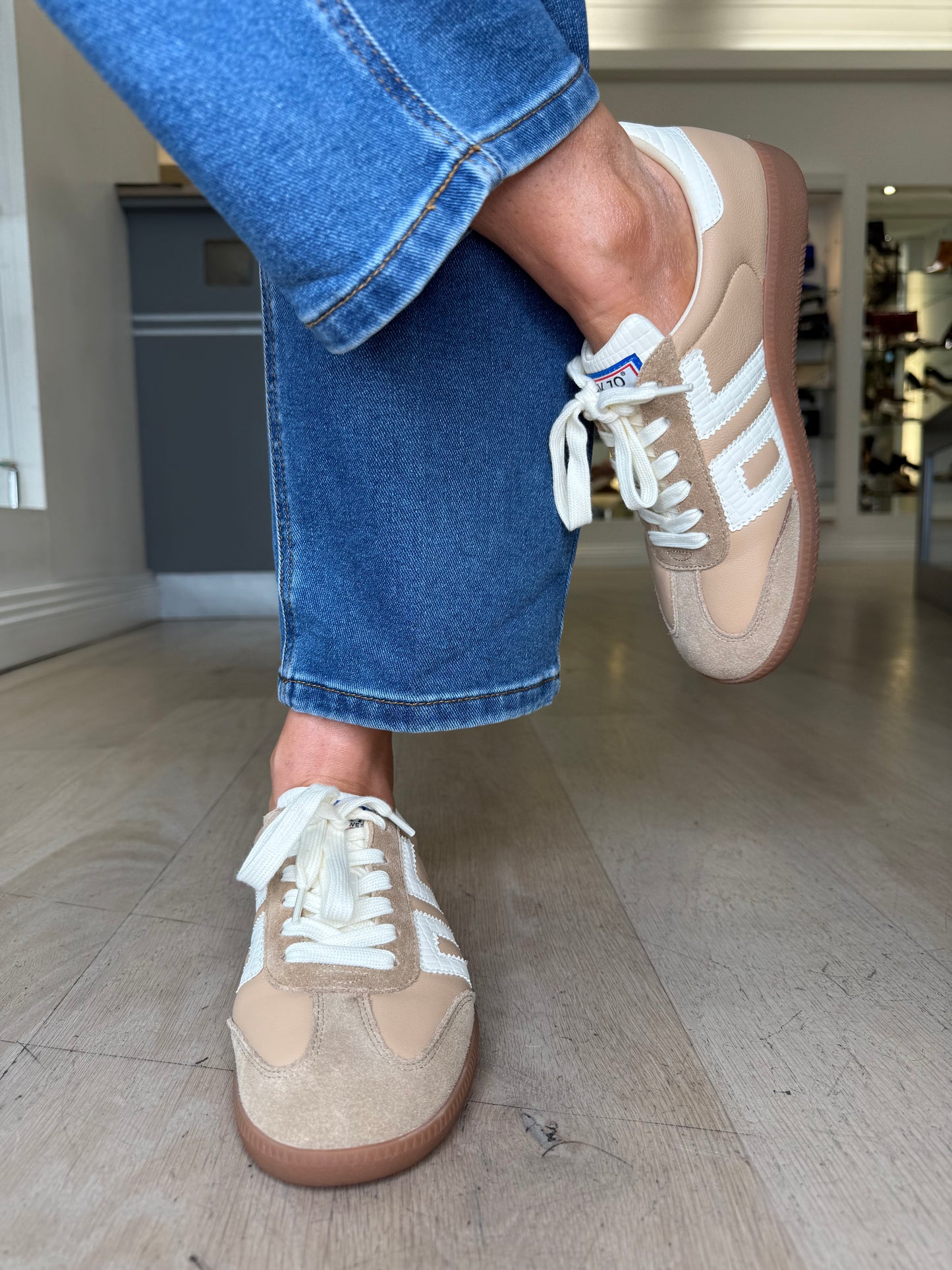 Back 70 - Cloud Camel Leather/ Suede Trainer