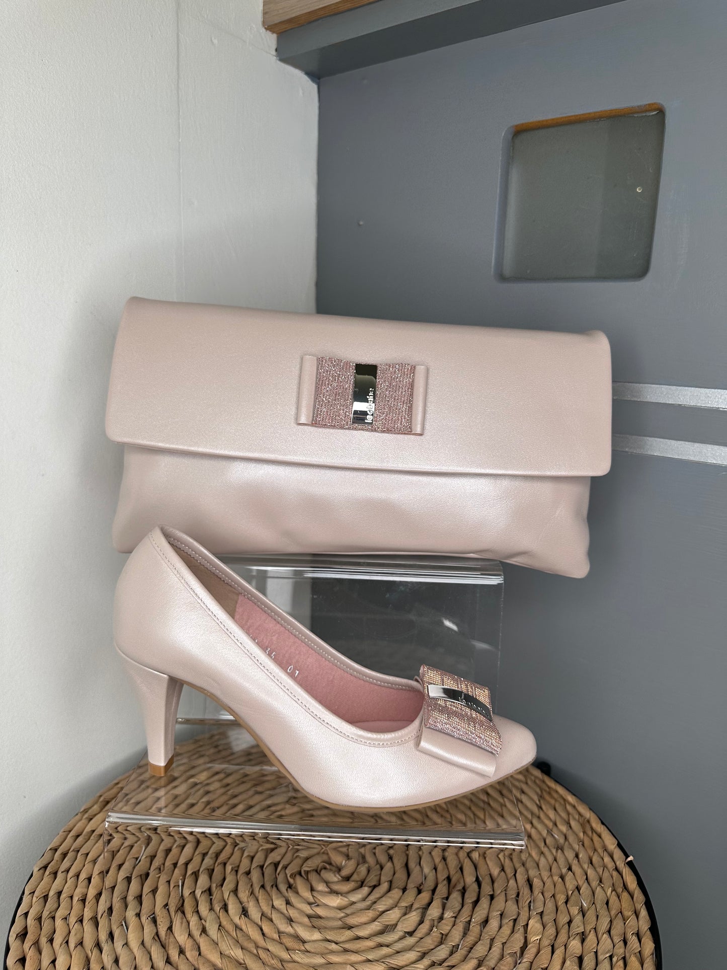 Le Babe - Matching Pearlized Blush/Beige Envelope Bag