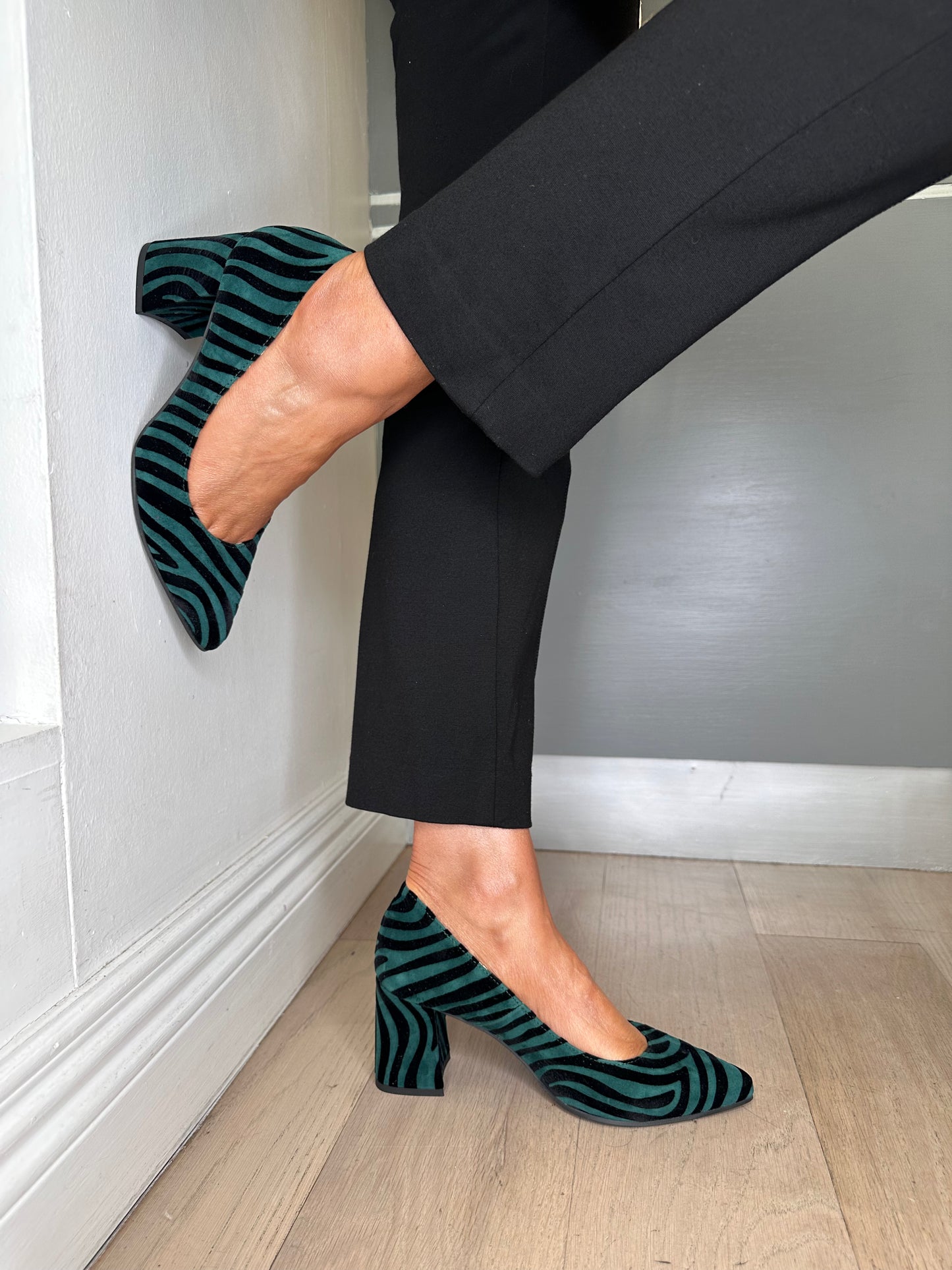 Marian - Teal/Black Zebra Print Pointy Toe Shoe Wit Mid block Heel