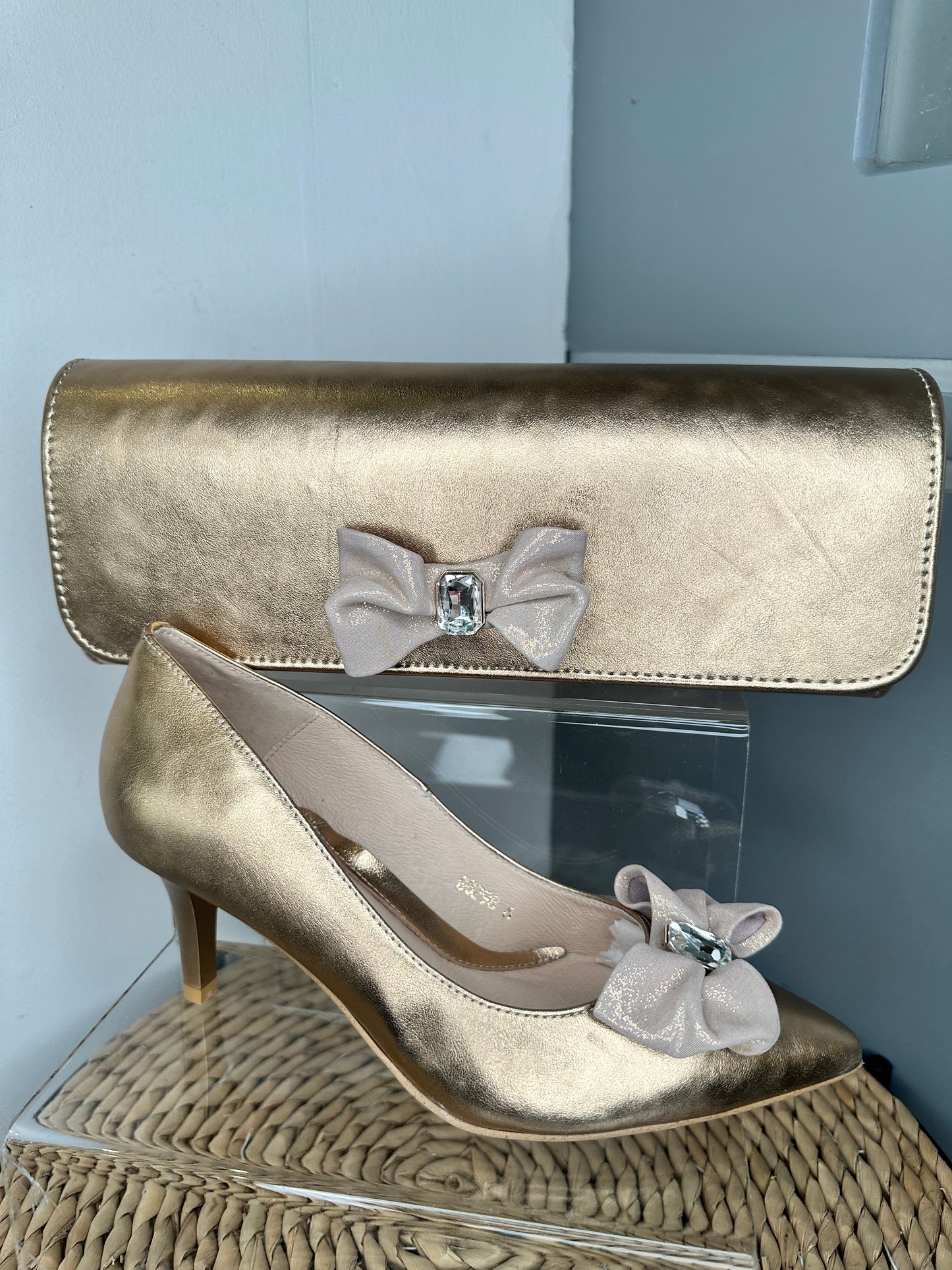 Emis - Matching Soft Bronze Metallic Clutch Bag With Bow Trim