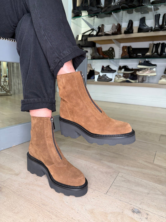 Alpe - Tan Suede Chelsea Boot With Chunky Sole