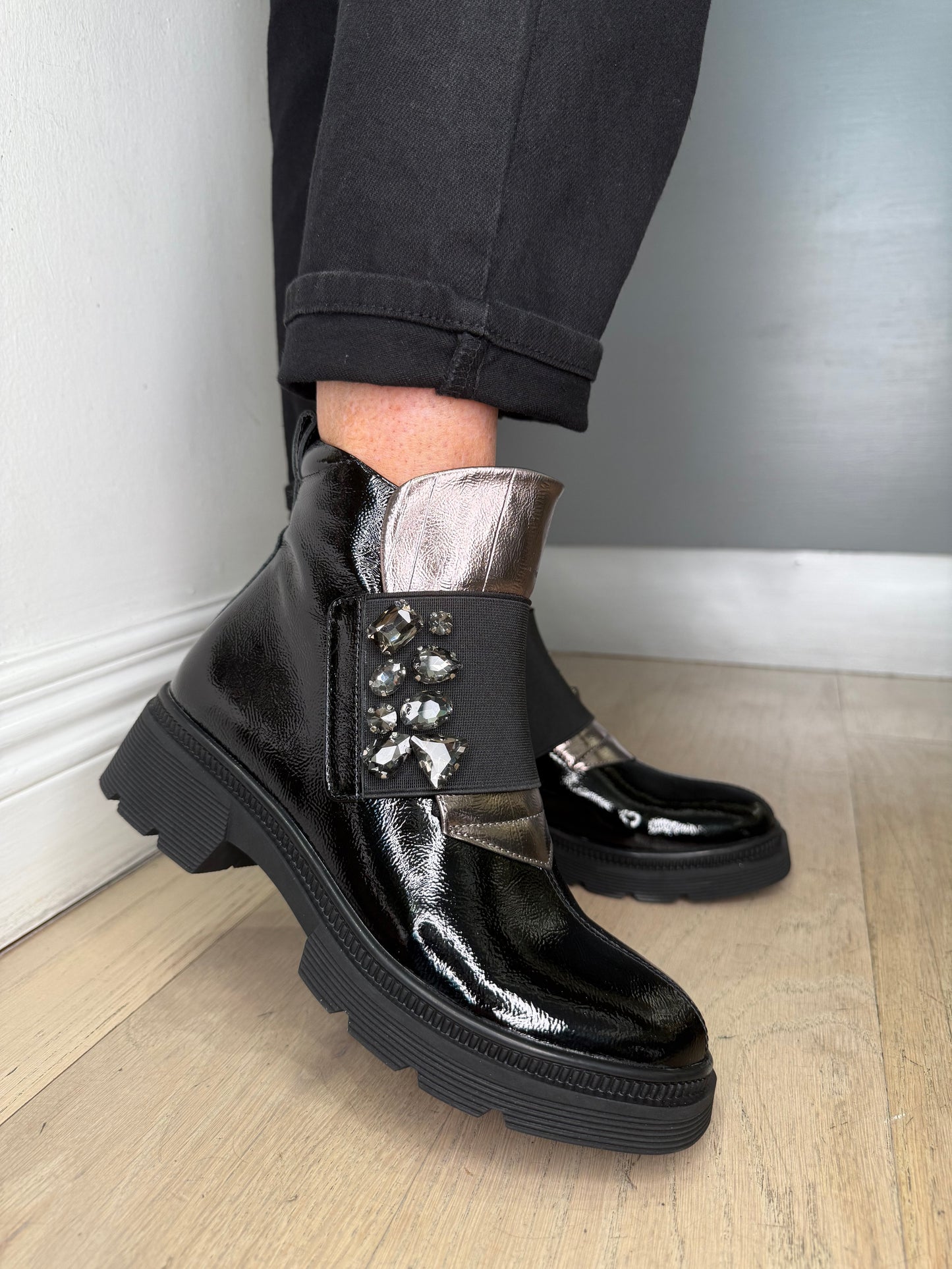 Loretta Vitale - Black Flexy Patent Biker Boot Style With Stone Detail