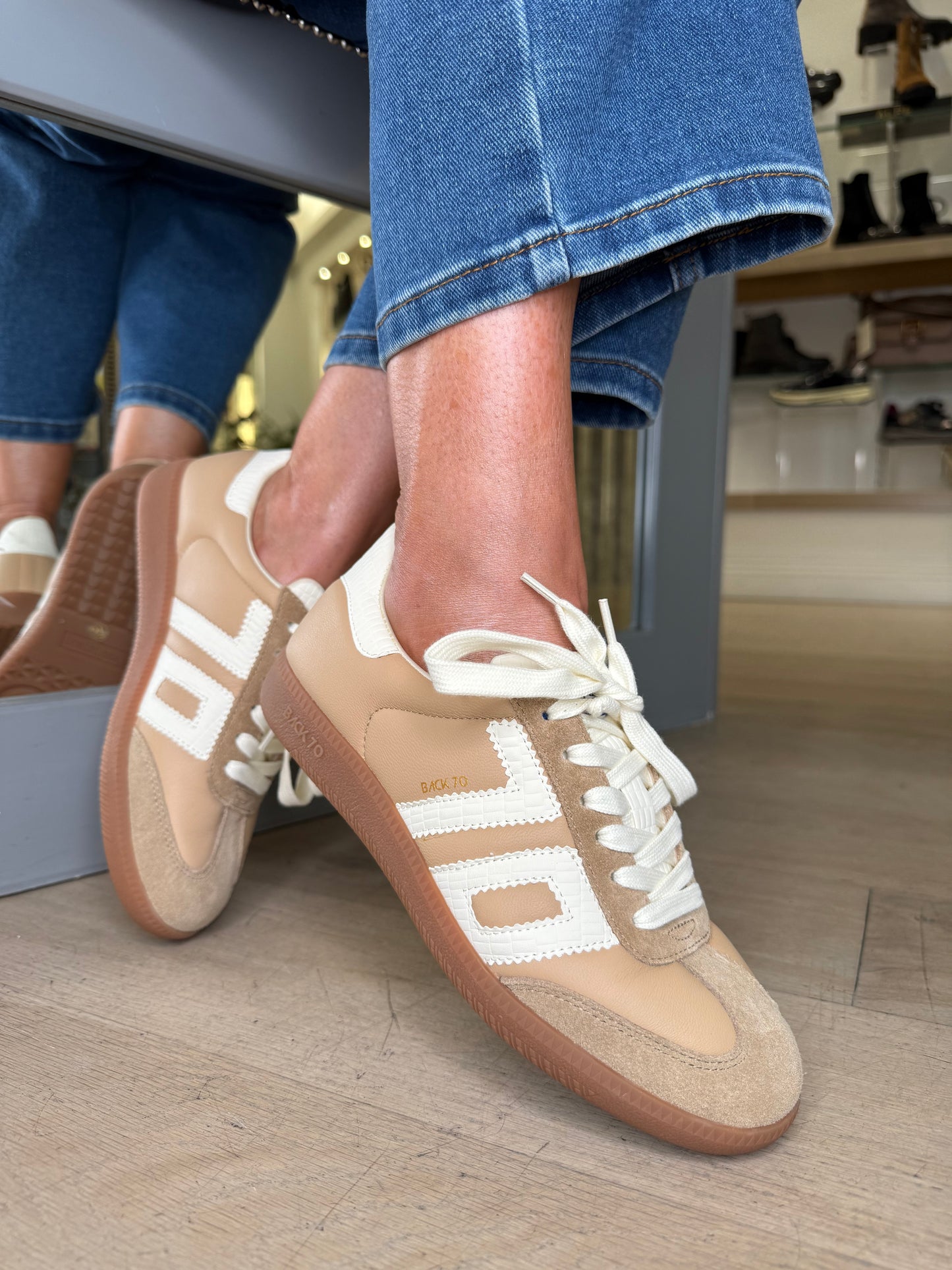 Back 70 - Cloud Camel Leather/ Suede Trainer