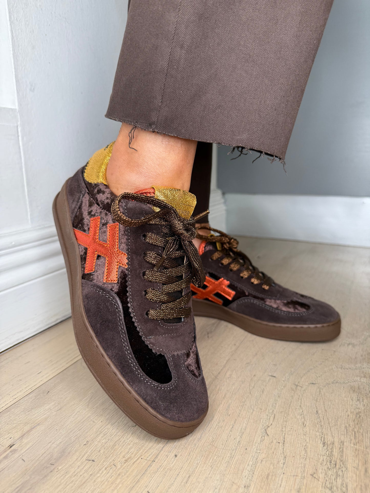 Another Trend - Chocolate Brown Suede/Velvet Trainer With Metallic Orange & Gold Trim