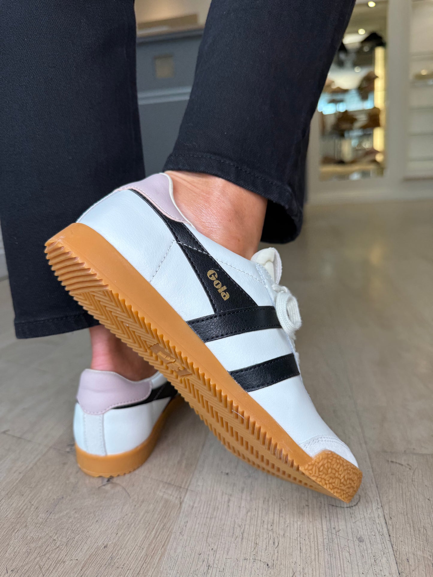 Gola - Elan White Leather Trainer With A Black & Pink Trim
