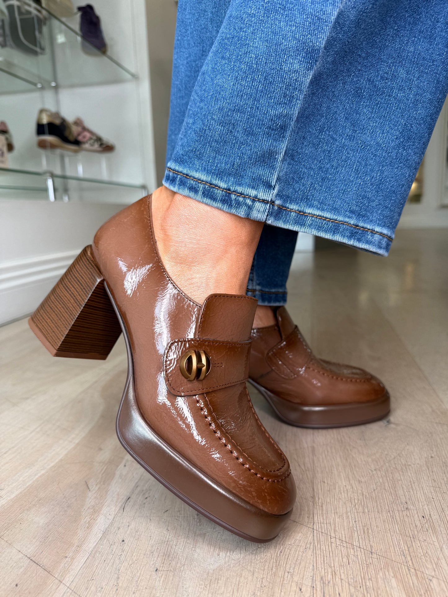 Hispanitas - Flexy Patent Mocha Block Heel Shoe With Platform Sole