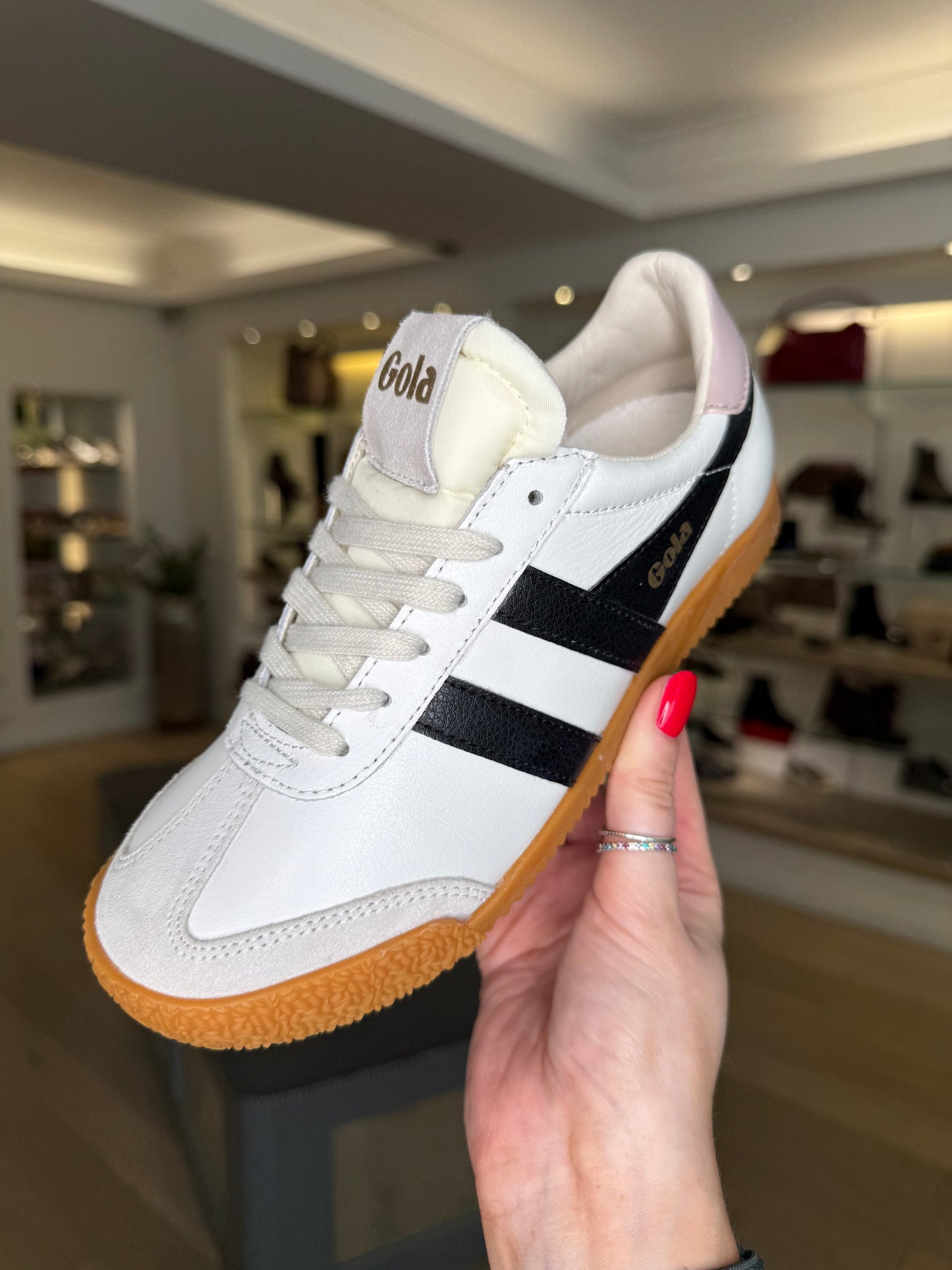 Gola - Elan White Leather Trainer With A Black & Pink Trim