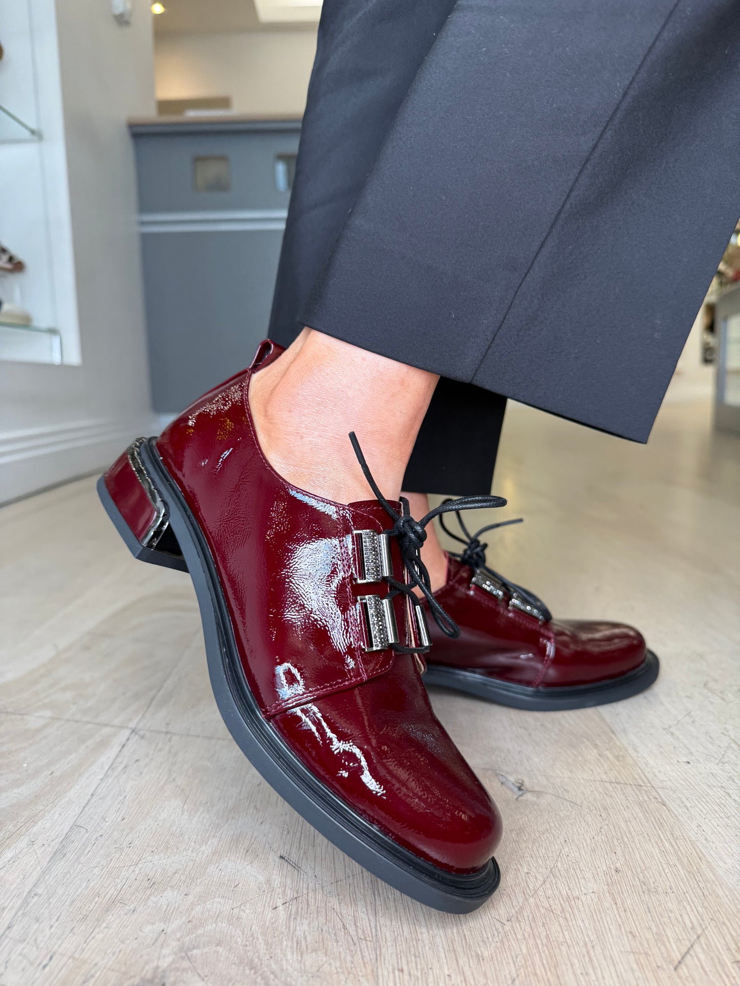 Loretta Vitale - Wine Flexy Patent Lace Up Brogue