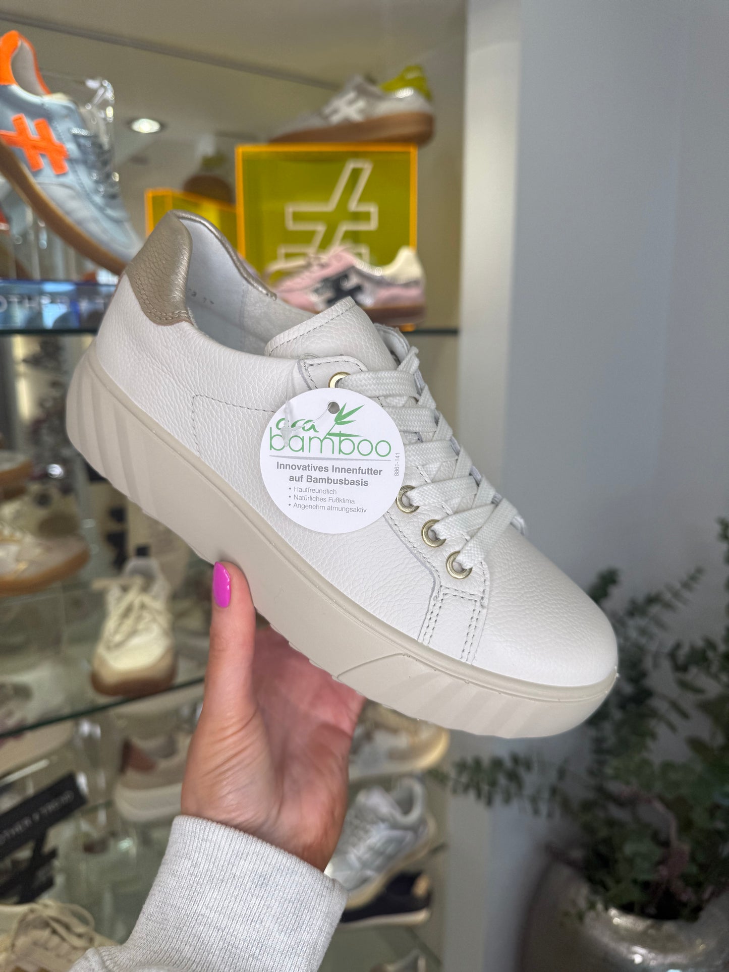 Ara - Butter Soft Cream Grained Leather Lace Up Trainer