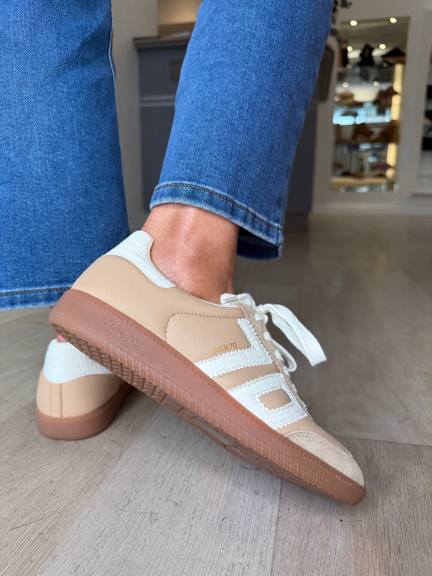 Back 70 - Cloud Camel Leather/ Suede Trainer