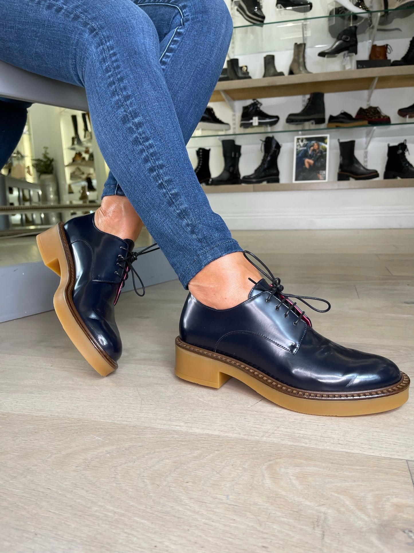 Le Babe – 704 W1 College Blue Brogue