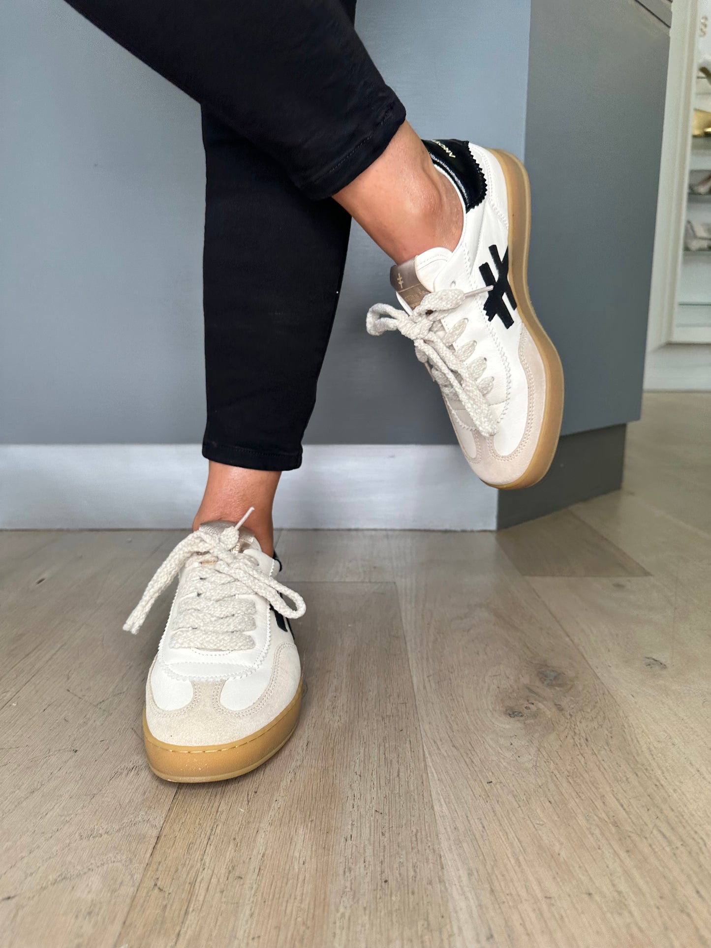 Another Trend (Alpe) - Off White & Beige Suede / Black Trim Trainer