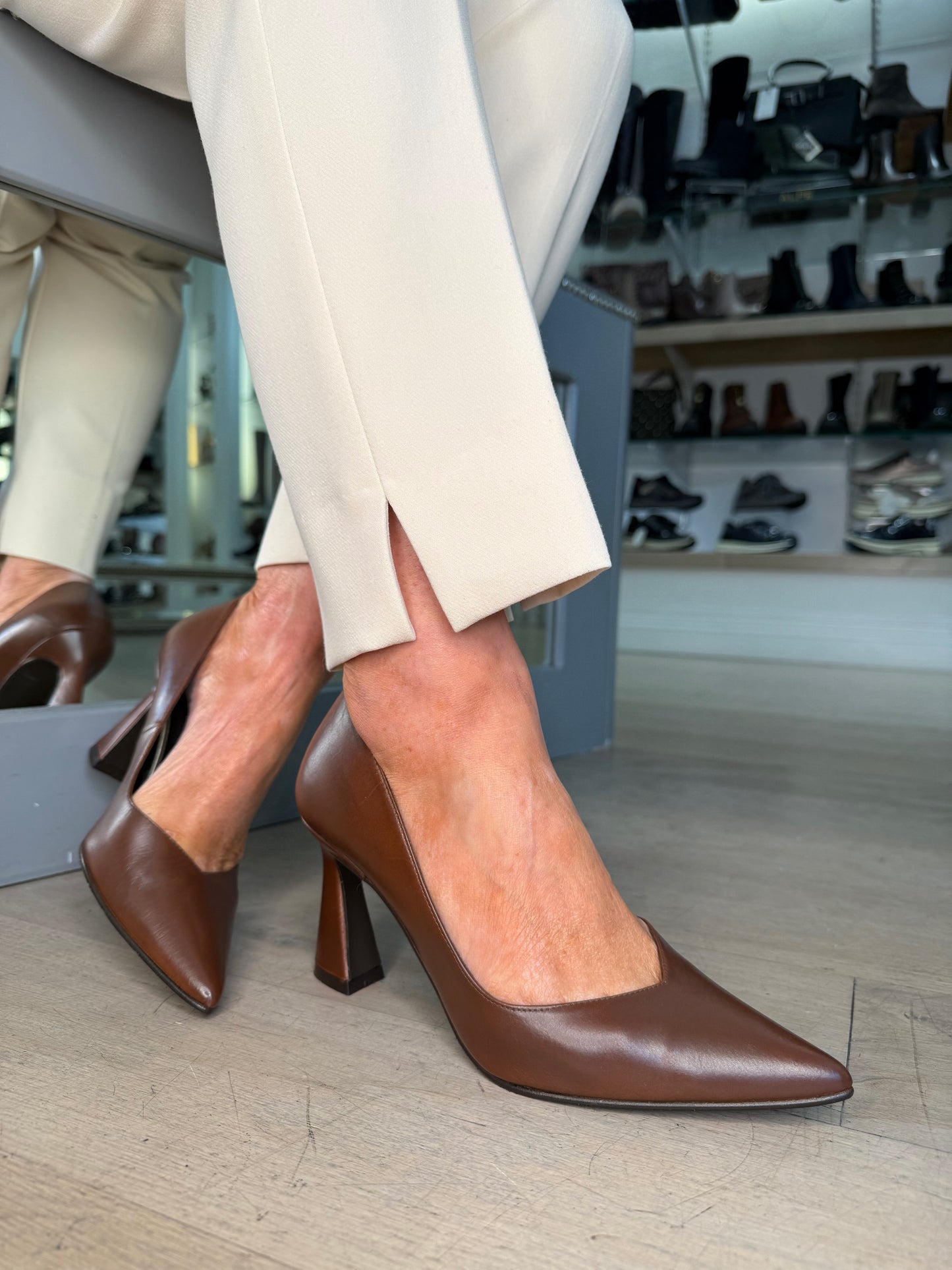 Lodi - Rich Brown Leather Pointy Toe Court Shoes