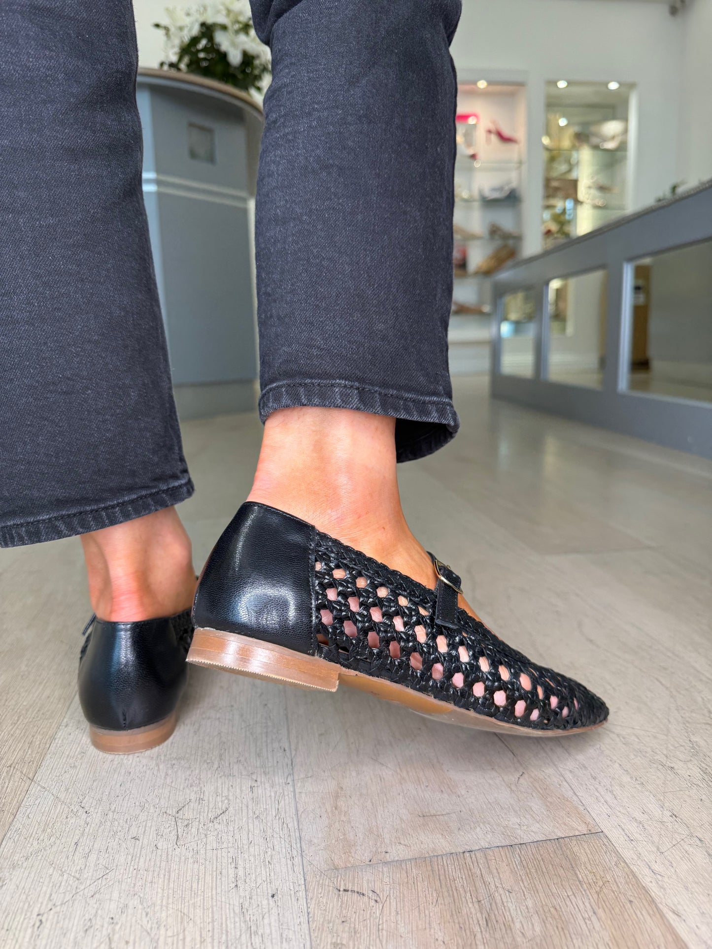 Repo - Black Leather Weave Mary Jane Style Pomp