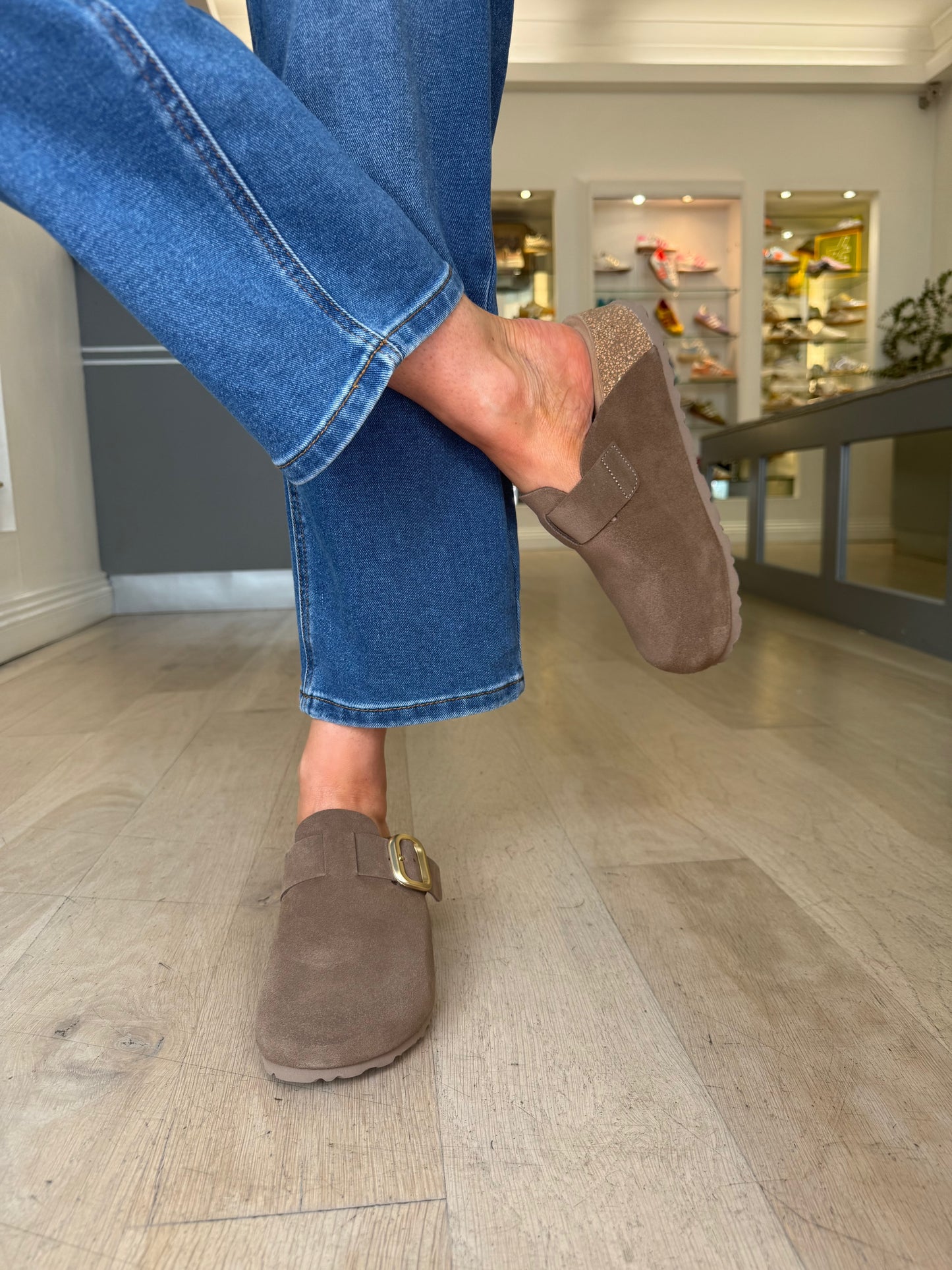 Yokono - Rich Mocha Brown Platform Mule Clog With Matt Gold Buckle Trim