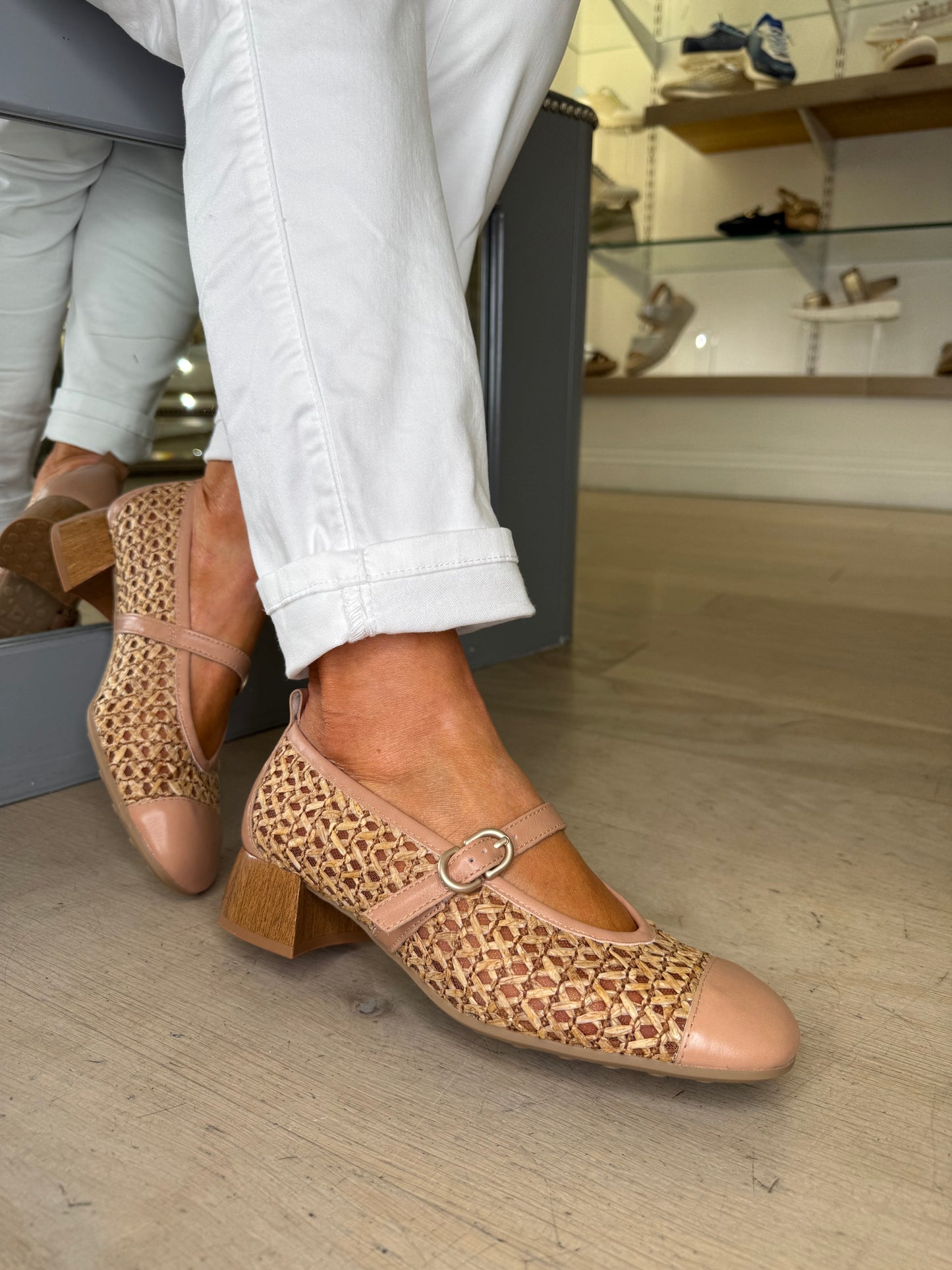 Hispanitas - Desert Hessian Mesh & Leather Mary Jane Pump With Heel