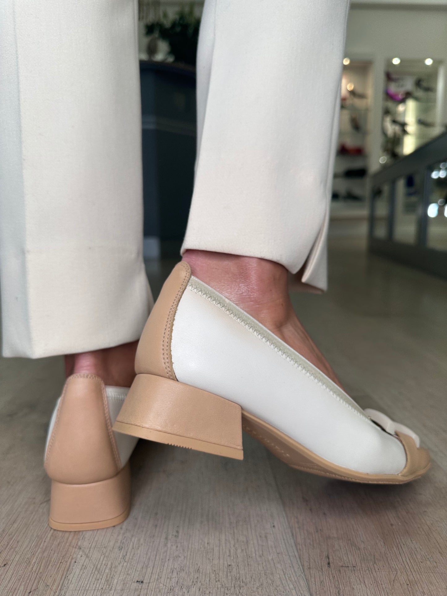 Hispanitas - Beige/Cream Pomp Shoe With Heel