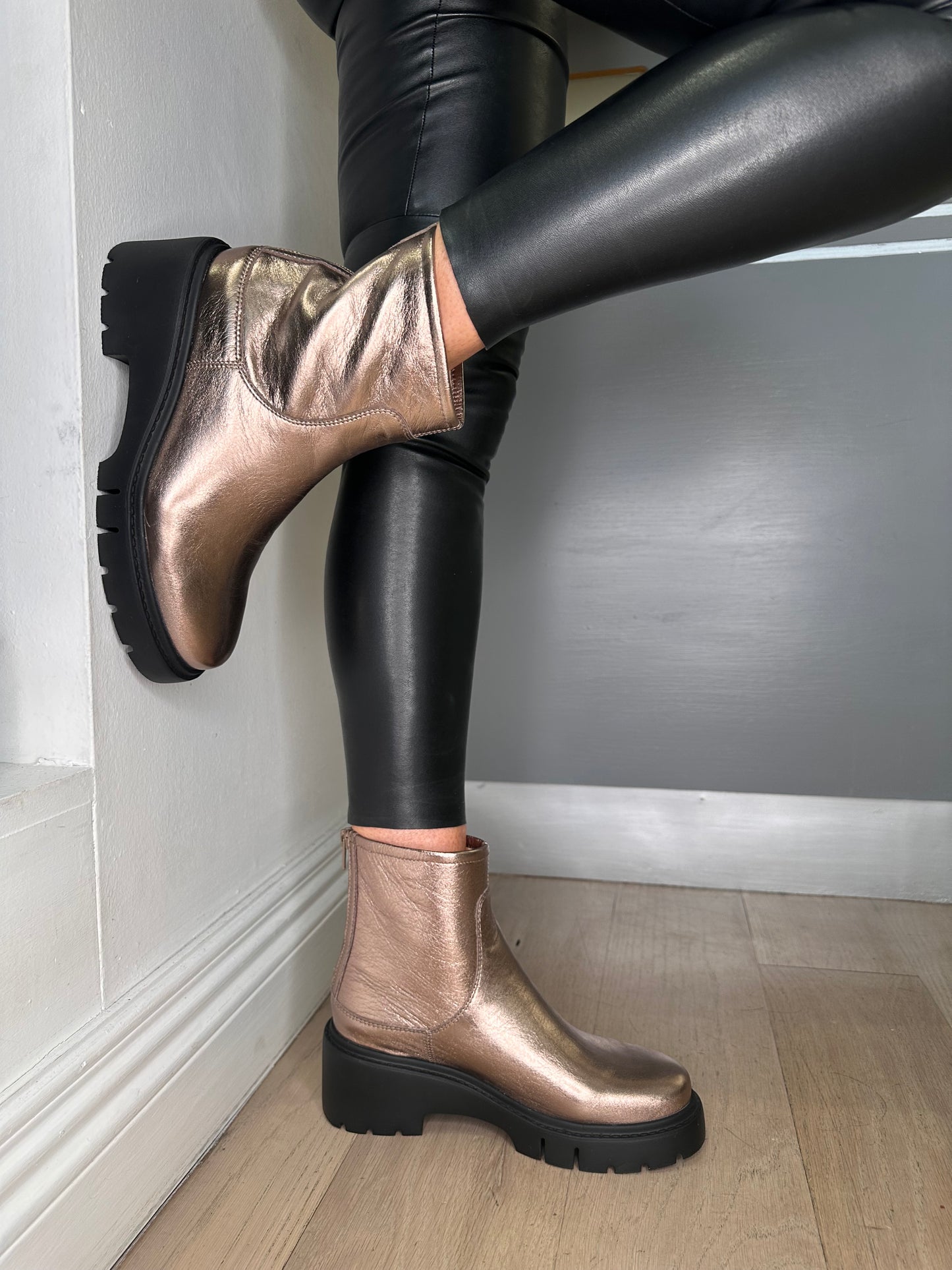 Unisa -  Jorge Metallic Rose Gold Chunky Boot