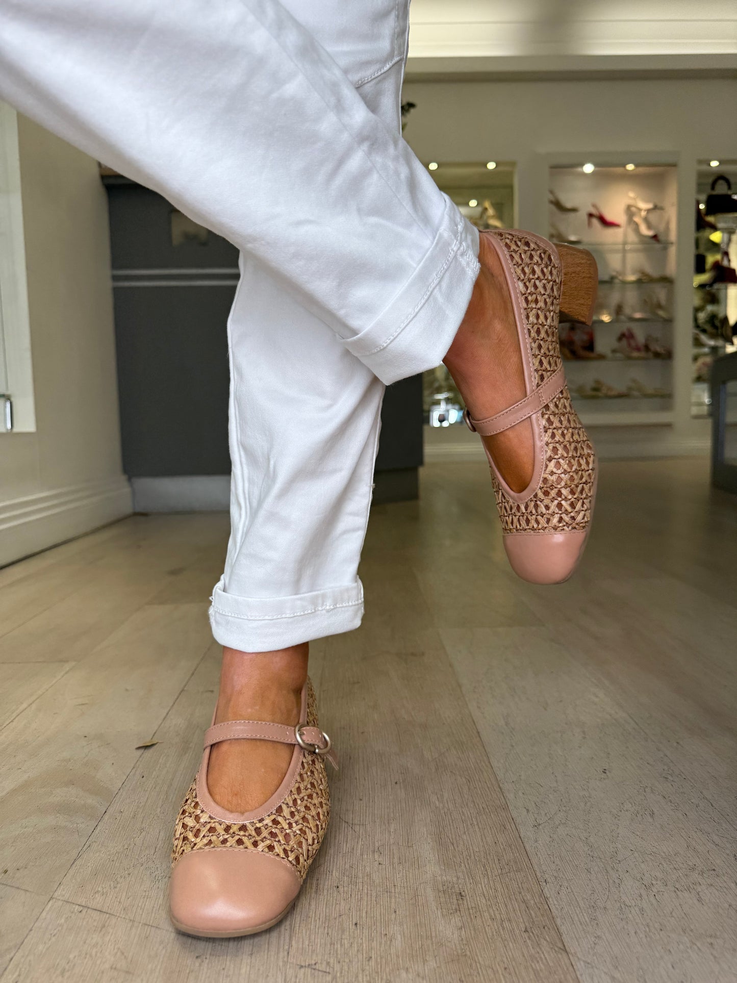 Hispanitas - Desert Hessian Mesh & Leather Mary Jane Pump With Heel