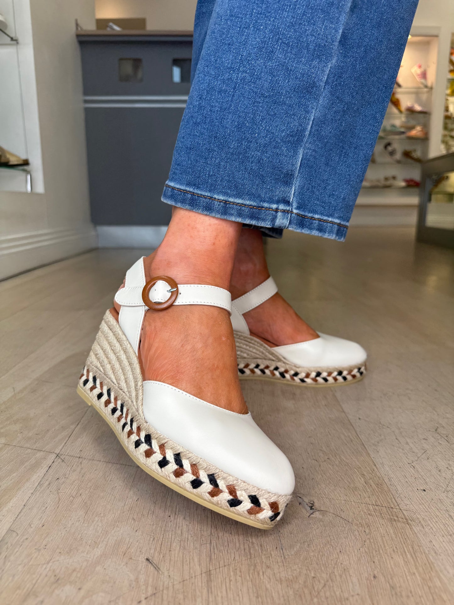 Viguera - Cream Leather Espadrille Wedge