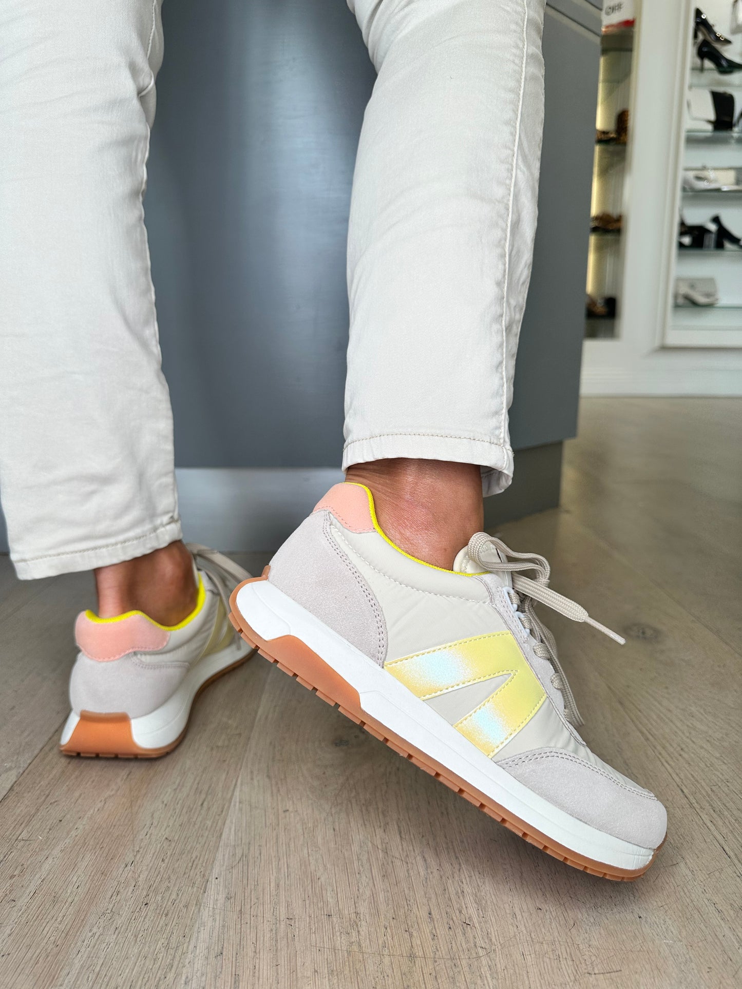 Ara - Soft Beige Canvas / Suede Trainer With Yellow Trim