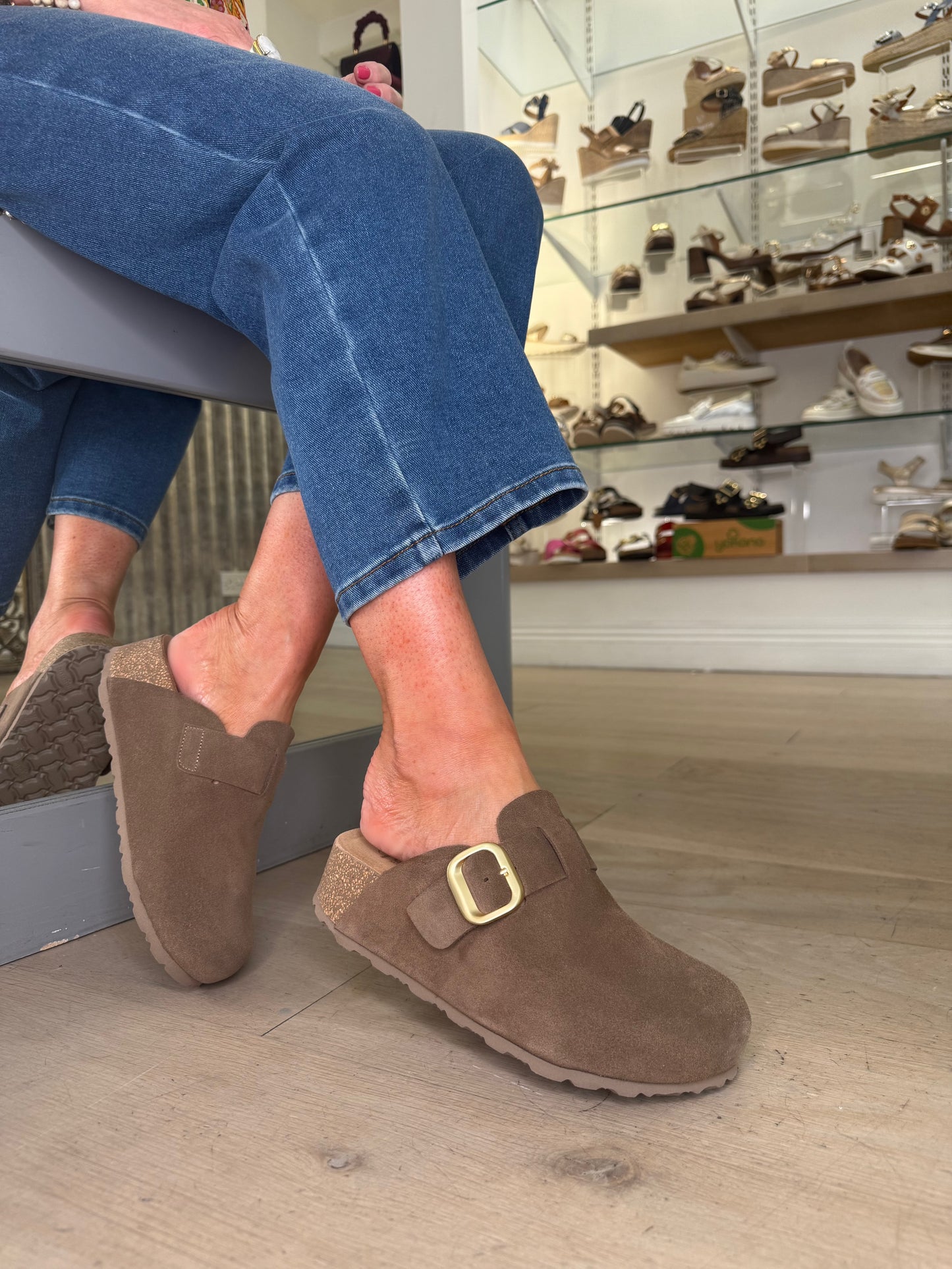 Yokono - Rich Mocha Brown Platform Mule Clog With Matt Gold Buckle Trim