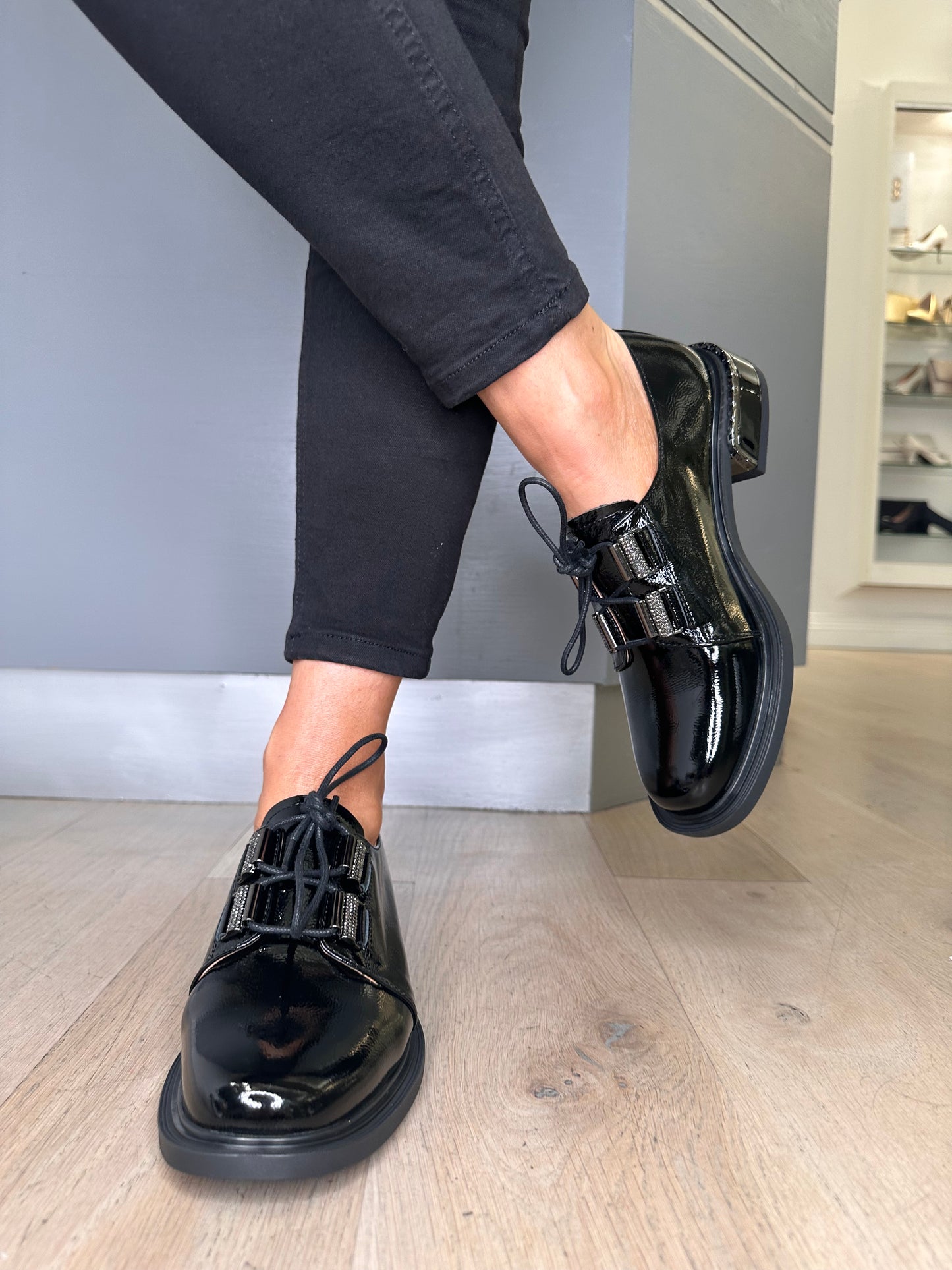 Loretta Vitale -Black Flexy Patent Lace Up Brogue