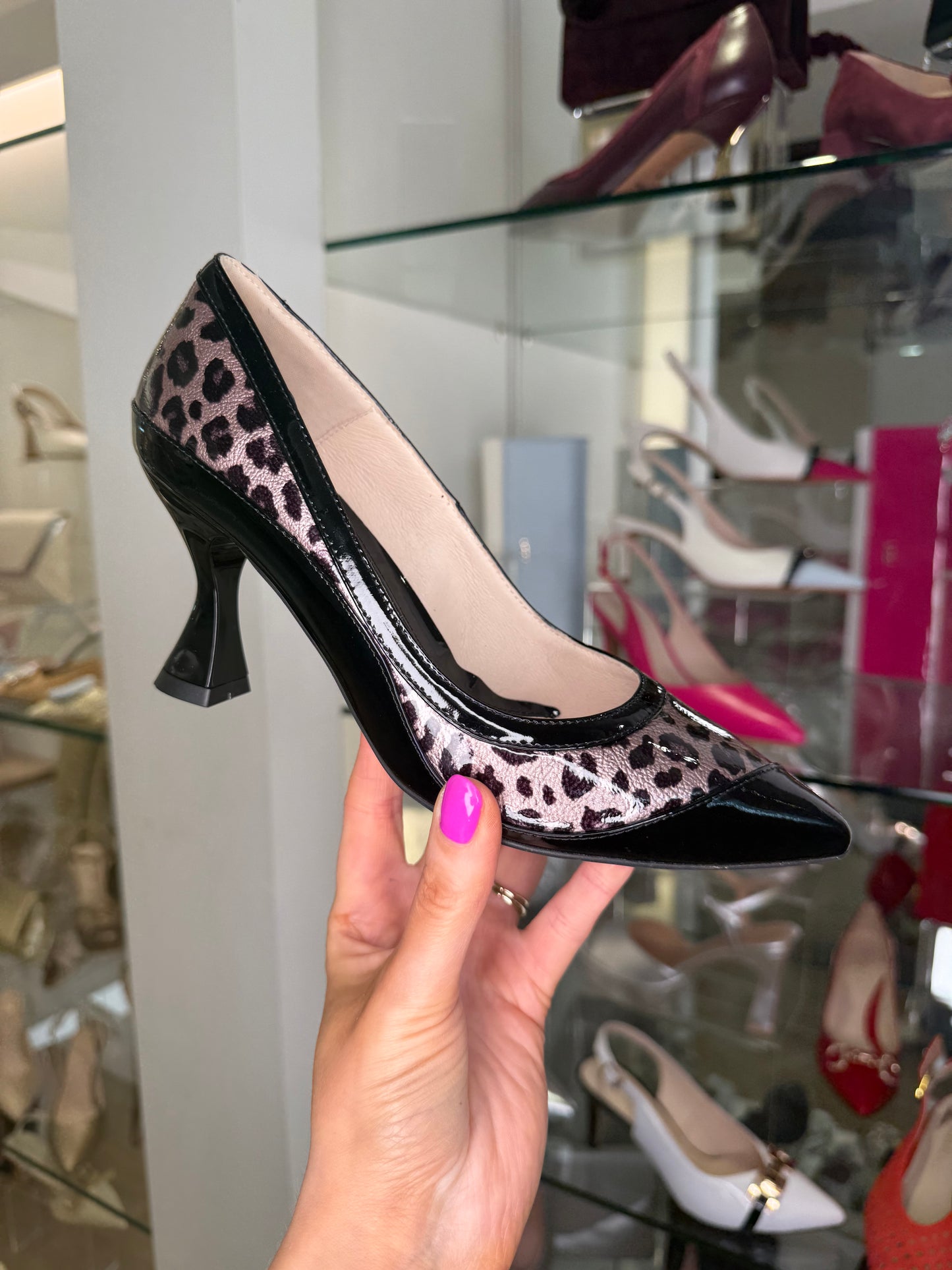 Emis - Black Flexy Patent Printed Pointy Toe Court Shoe