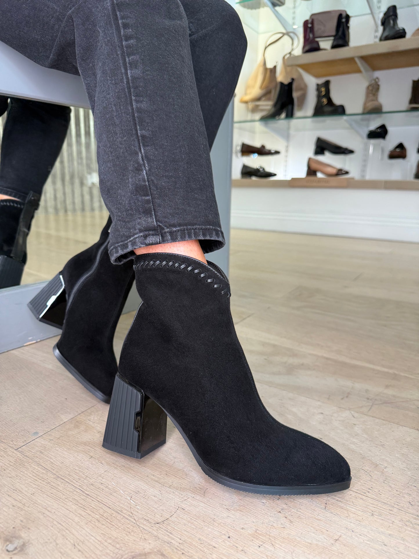 Loretta Vitale - Black Suede Western Style Block Heel Boot