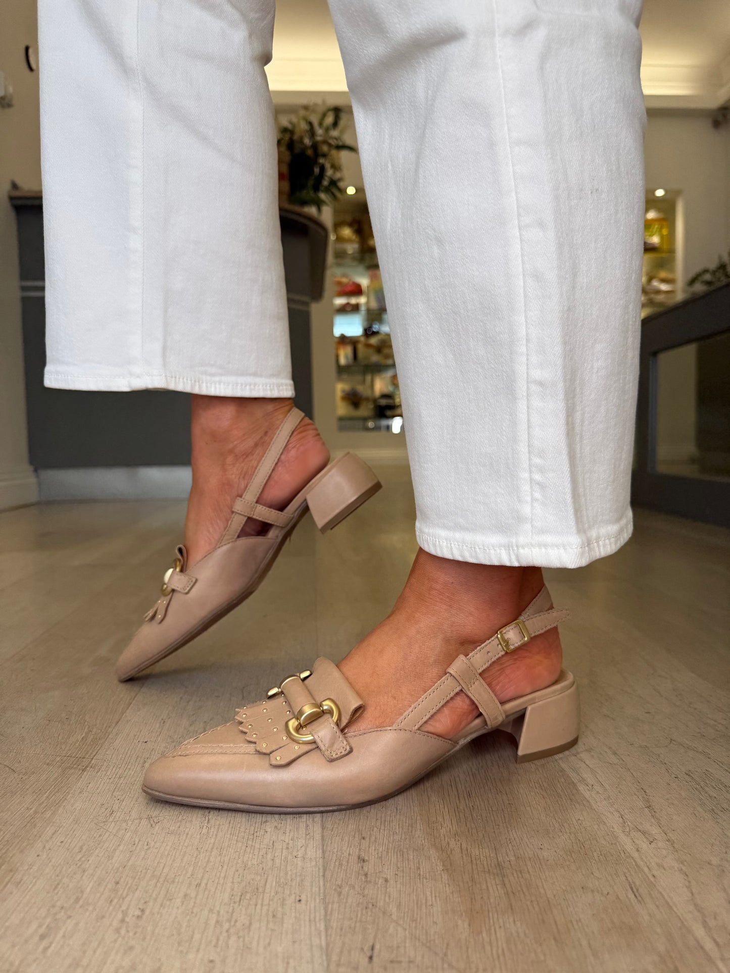 Mjus - Rich Camel Leather Pointy Toe Sling Back Shoe With Matt Gold Trim