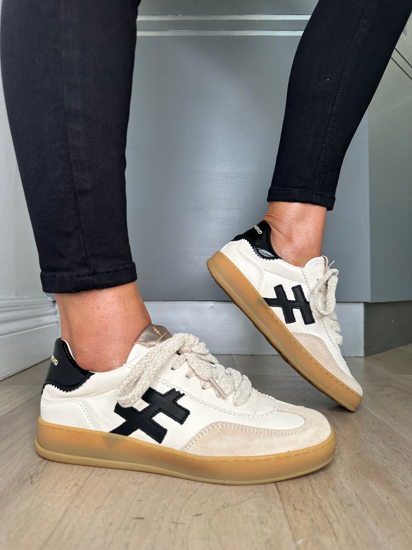 Another Trend (Alpe) - Off White & Beige Suede / Black Trim Trainer