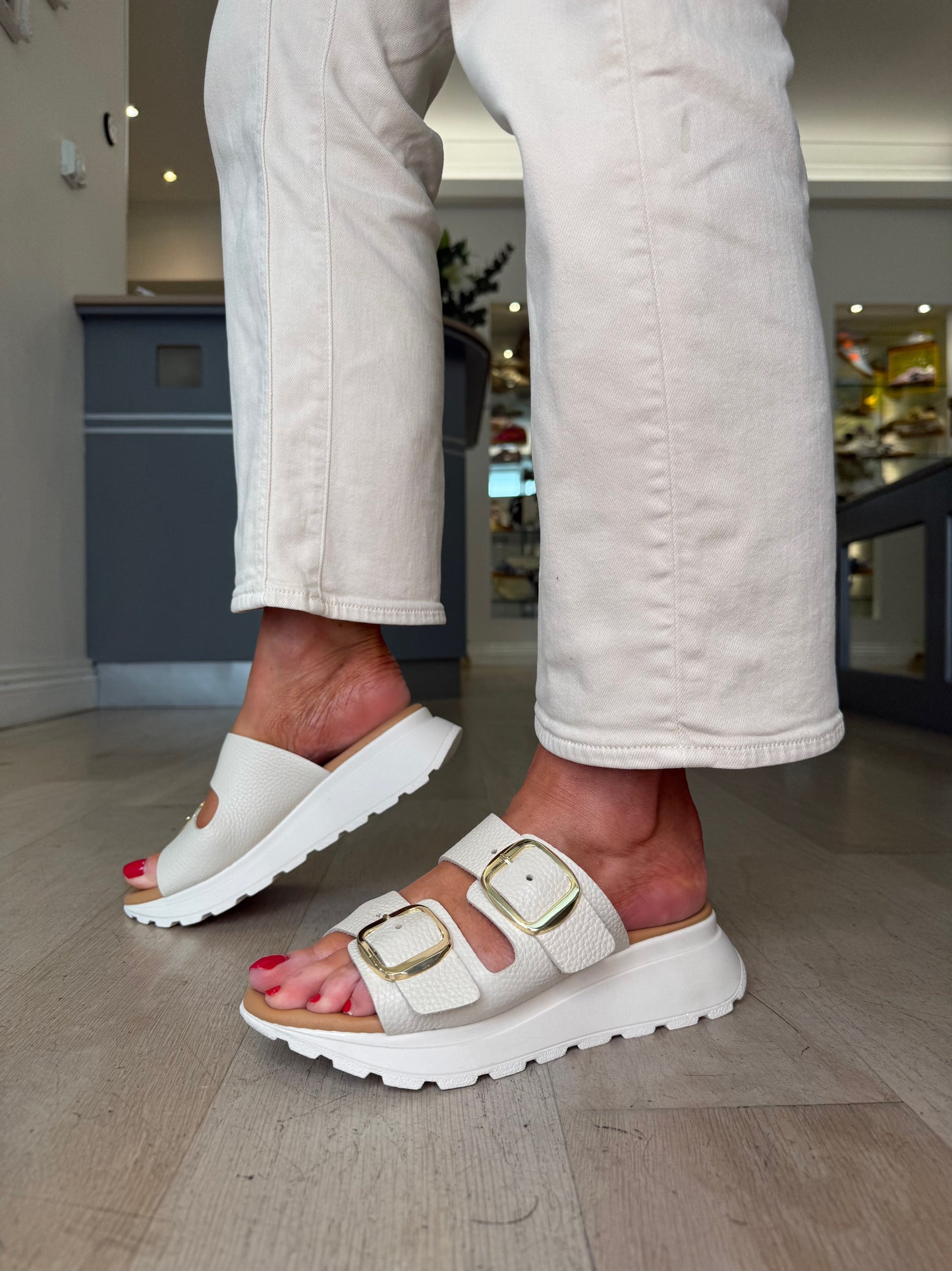 Oh My Sandals - Cream Chunky 2 Strap Slider