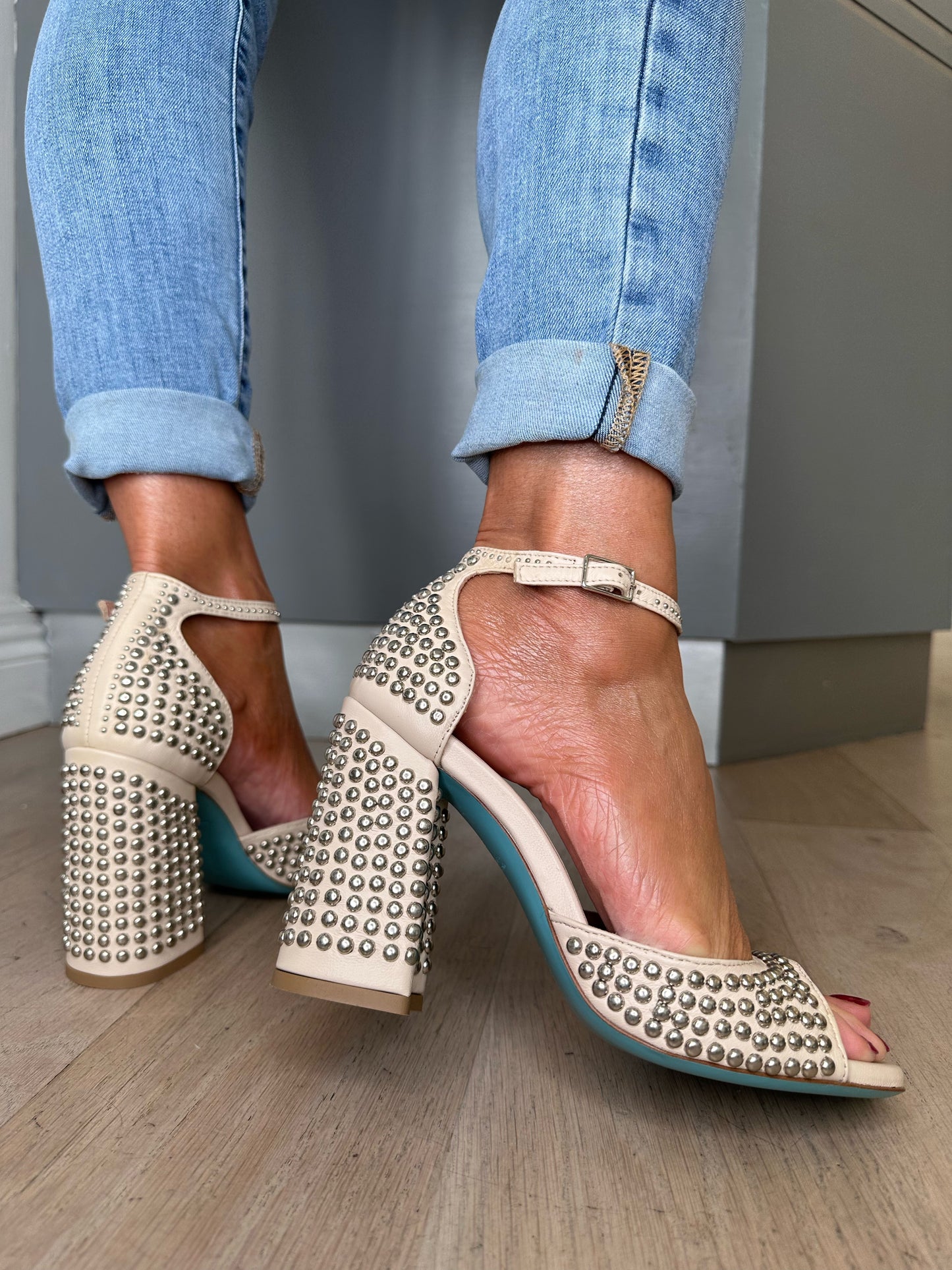 Oxitaly ( Fratelli Russo) Rich Cream Studded Block Heel Sandal