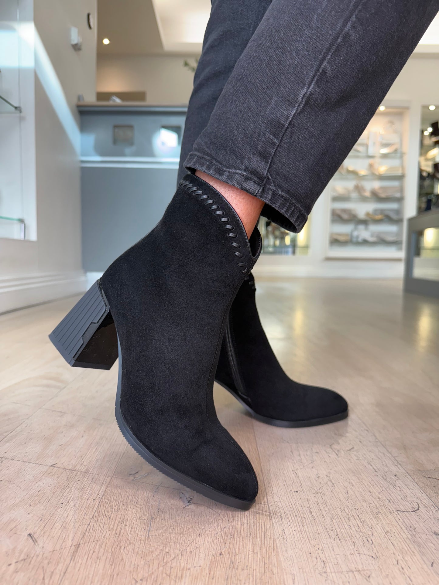 Loretta Vitale - Black Suede Western Style Block Heel Boot