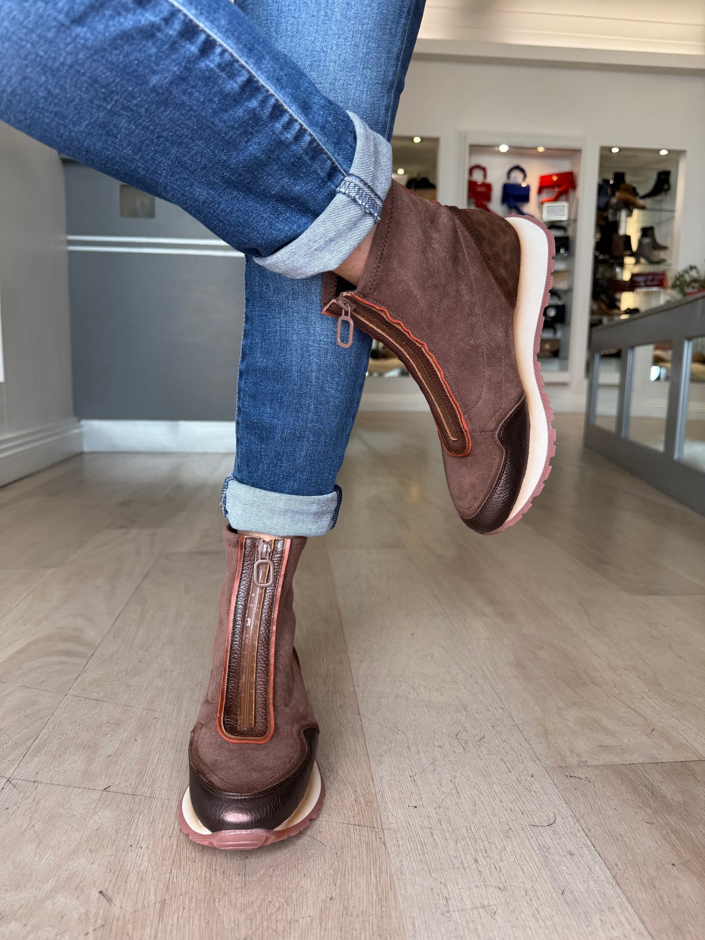 Hispanitas - Sporty Brown Zip Up Boot With Leopard Print Trim