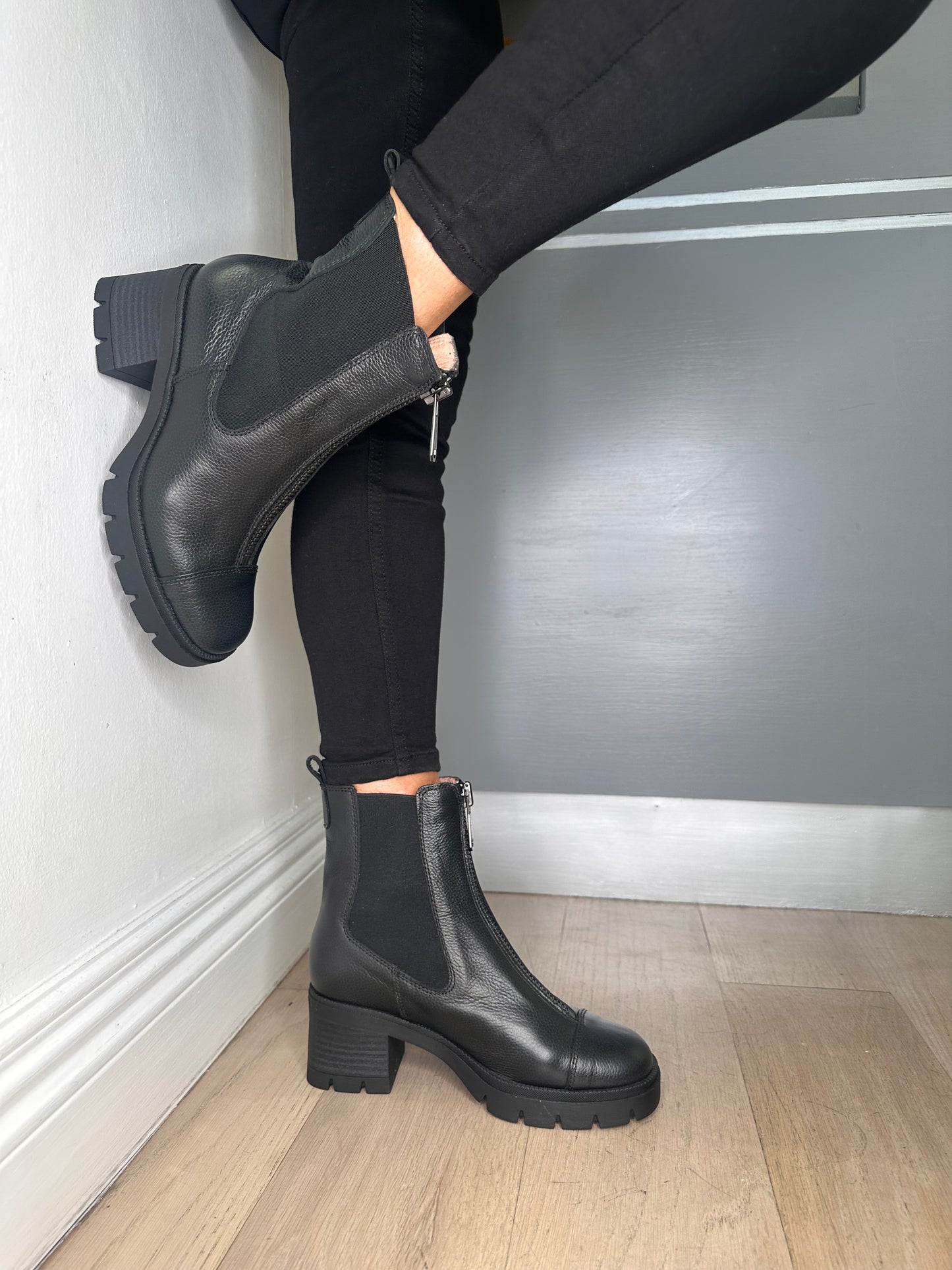 Hispanitas - Black Nappa Leather Block Heel Boot With Front Zip