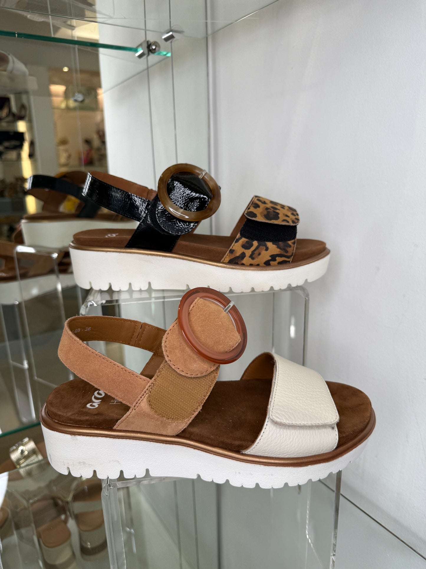 Ara - Cream Leather & Tan Suede Velcro Straps Sandal