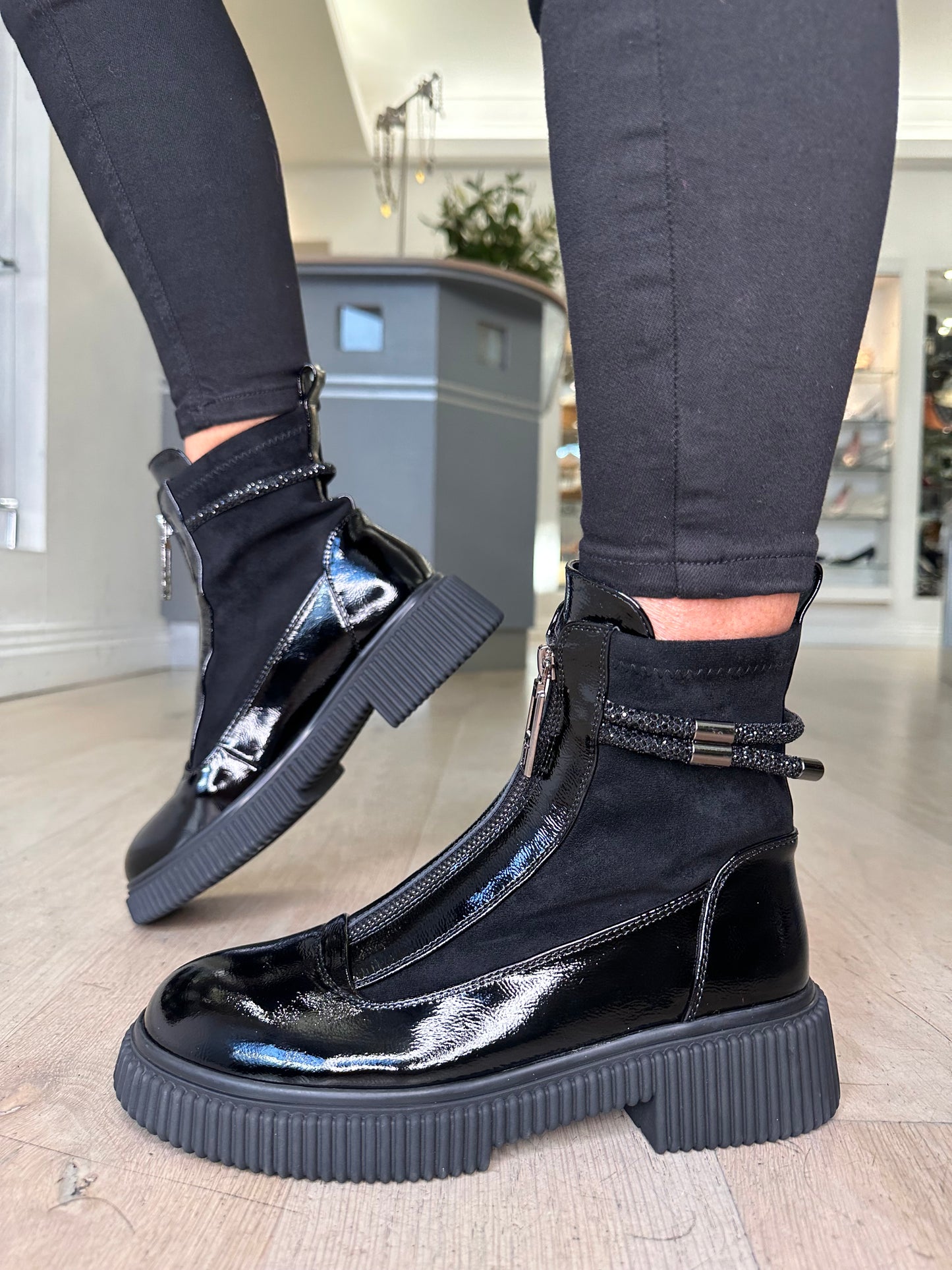 Loretta Vitale - Black Flexy Patent  / Fabric Mix Chelsea Style Boot