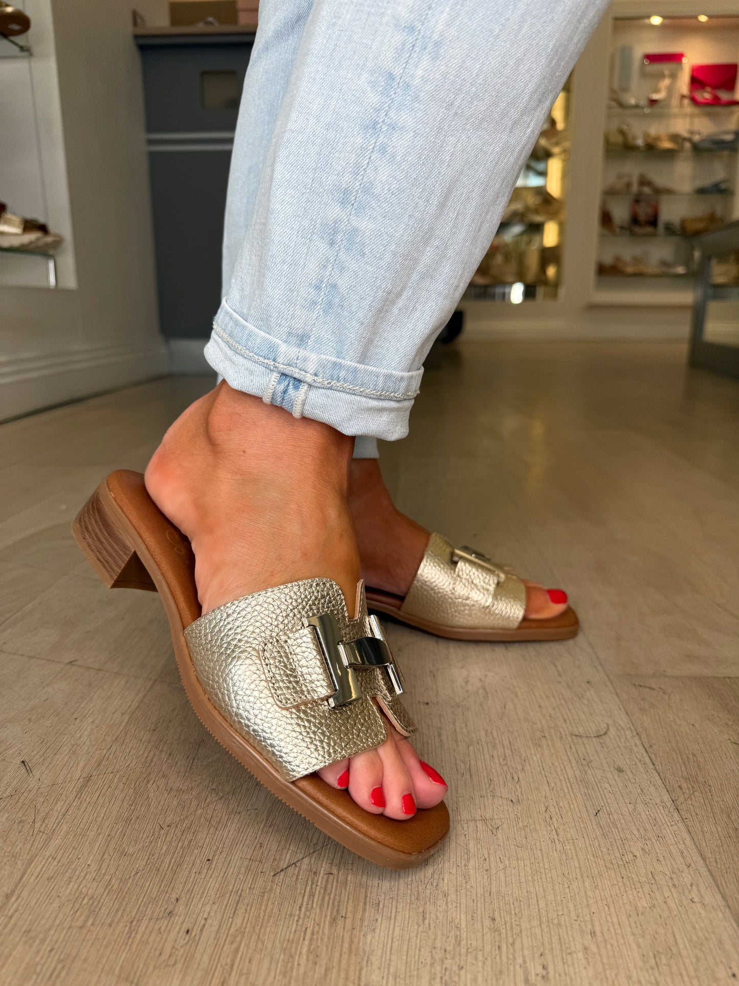 Oh My Sandals - Soft Gold Leather Sliders