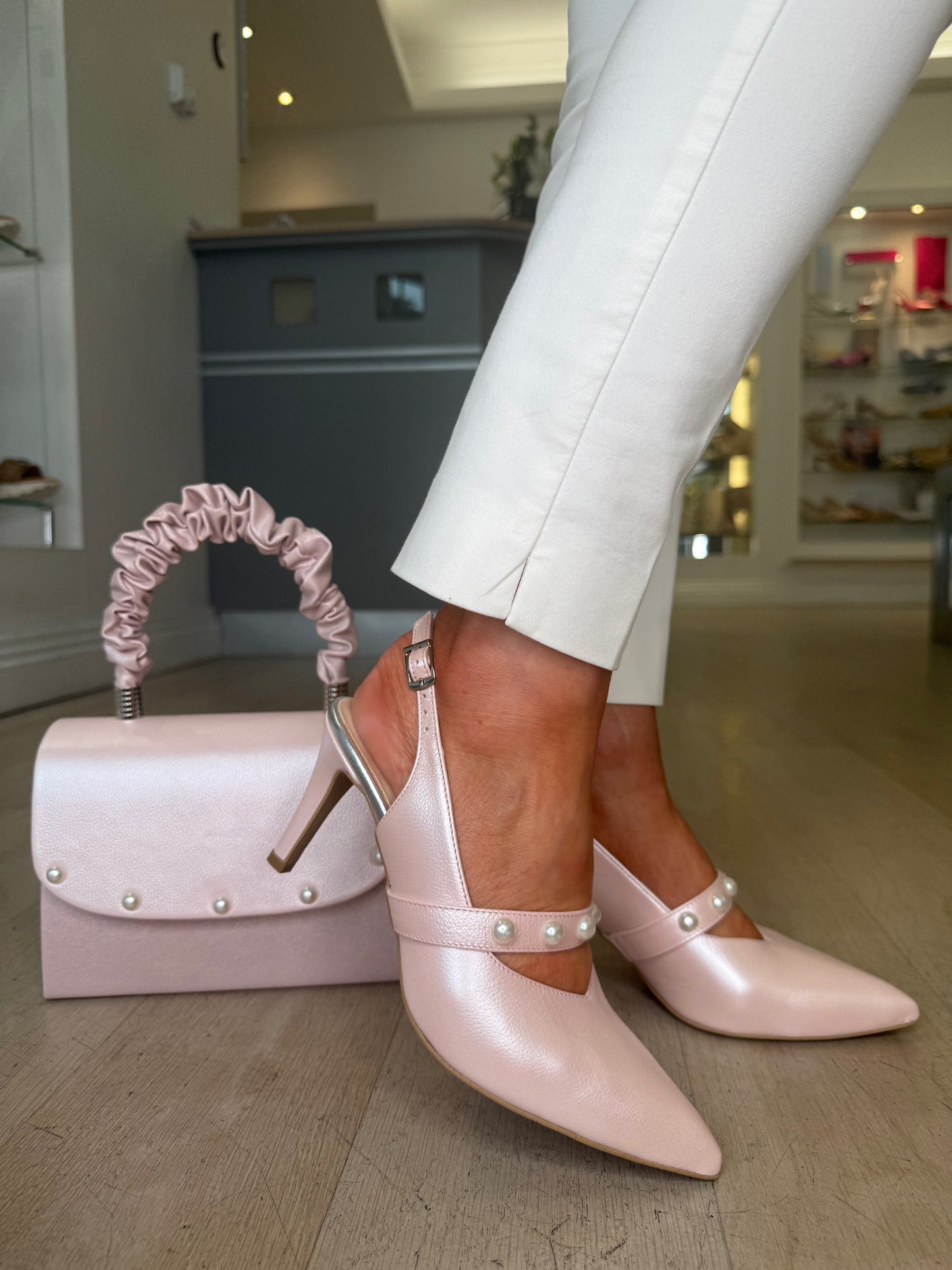 Emis - Matching Pink Pearlised Box Bag With Pearl Trim