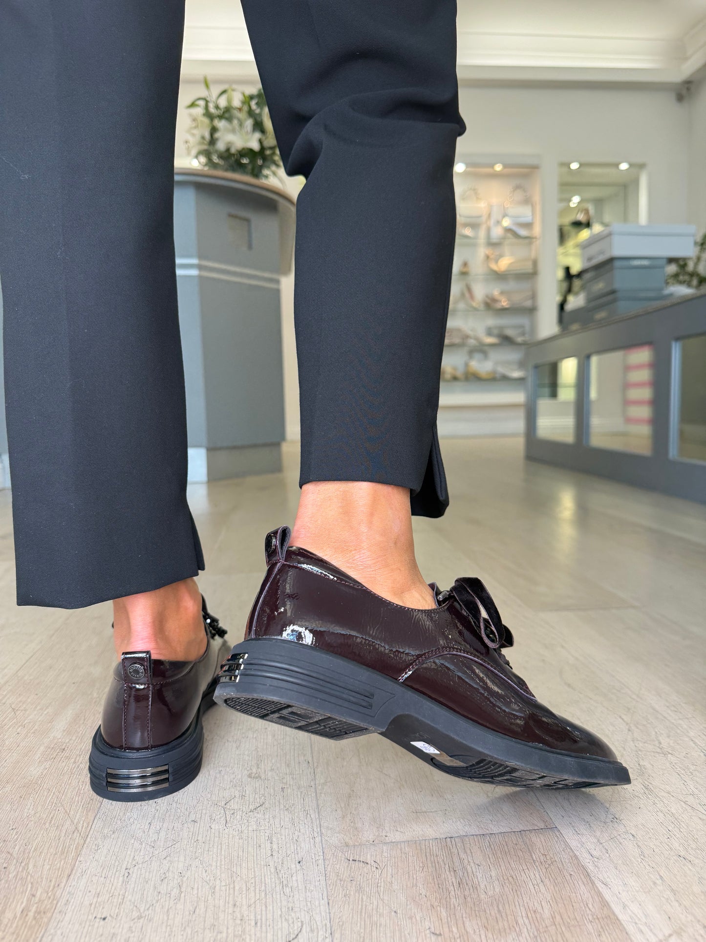 Loretta Vitale - Flexy Patent Bordo Leather Brogue With Beaded Trim